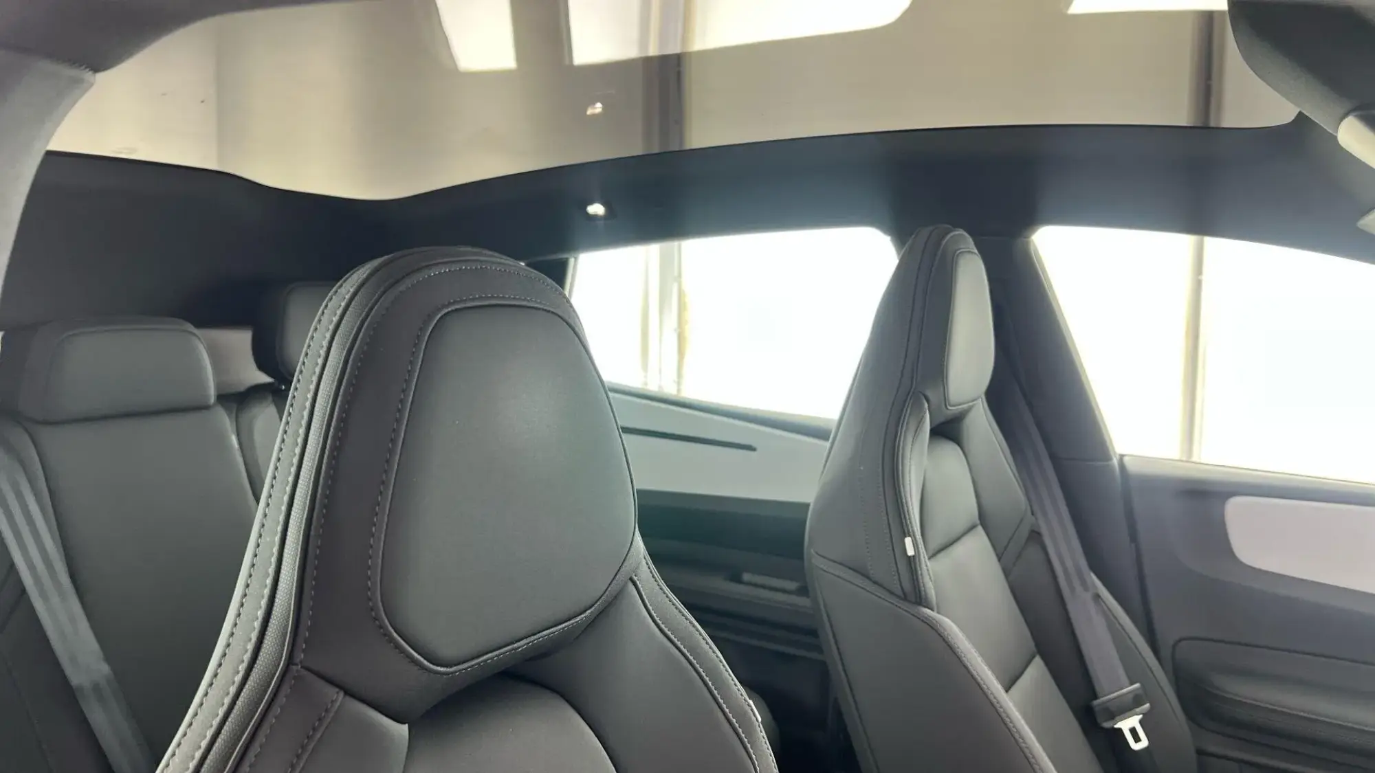 Polestar 4 SUV Image 39