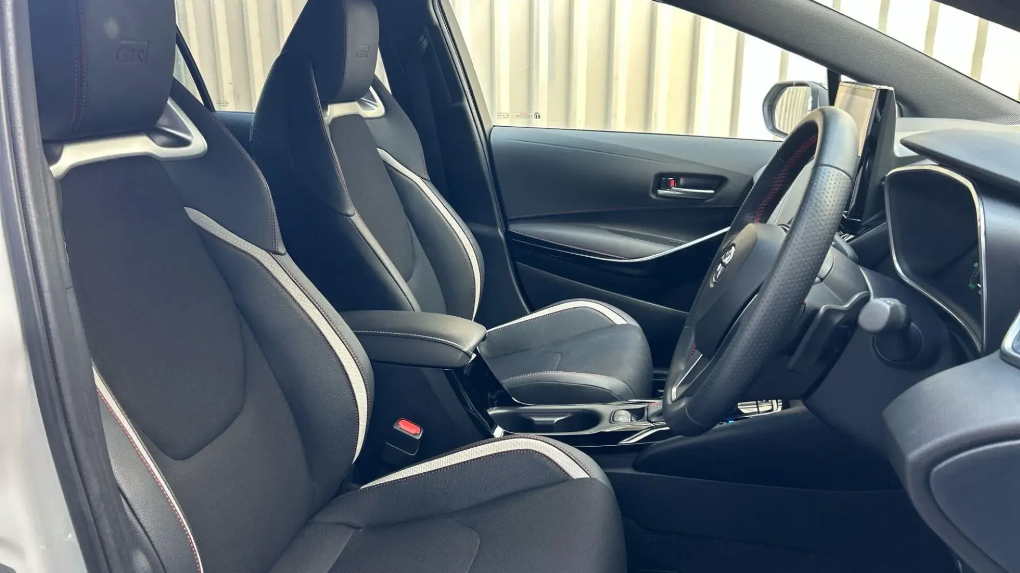 Toyota Corolla Touring Sports Image 13