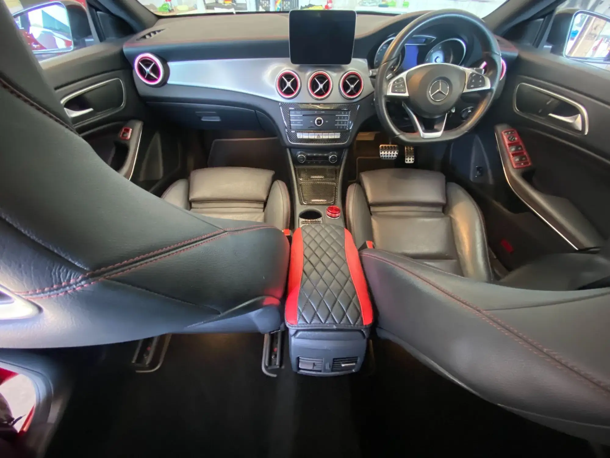 Mercedes-Benz CLA Image 9