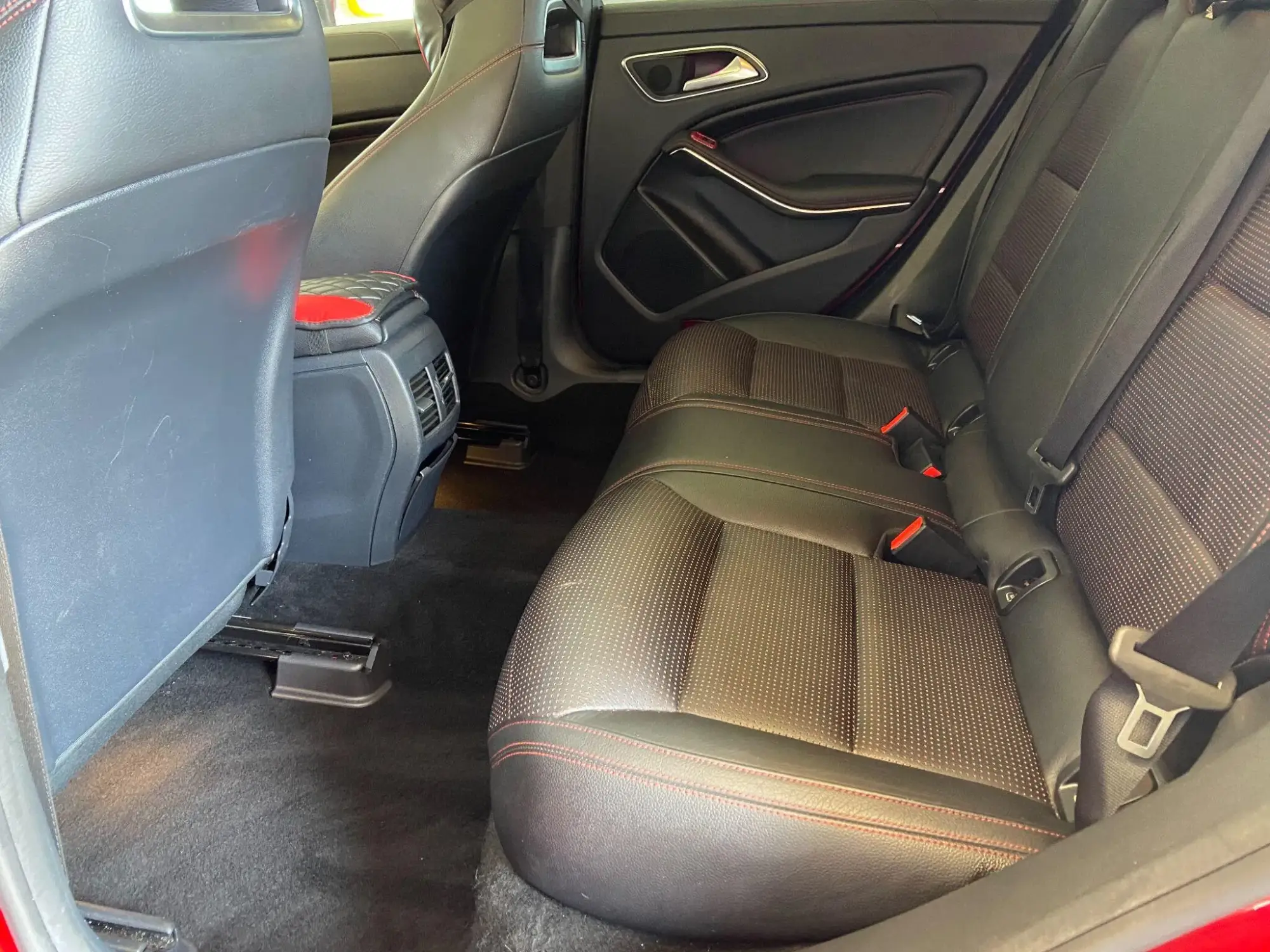 Mercedes-Benz CLA Image 11