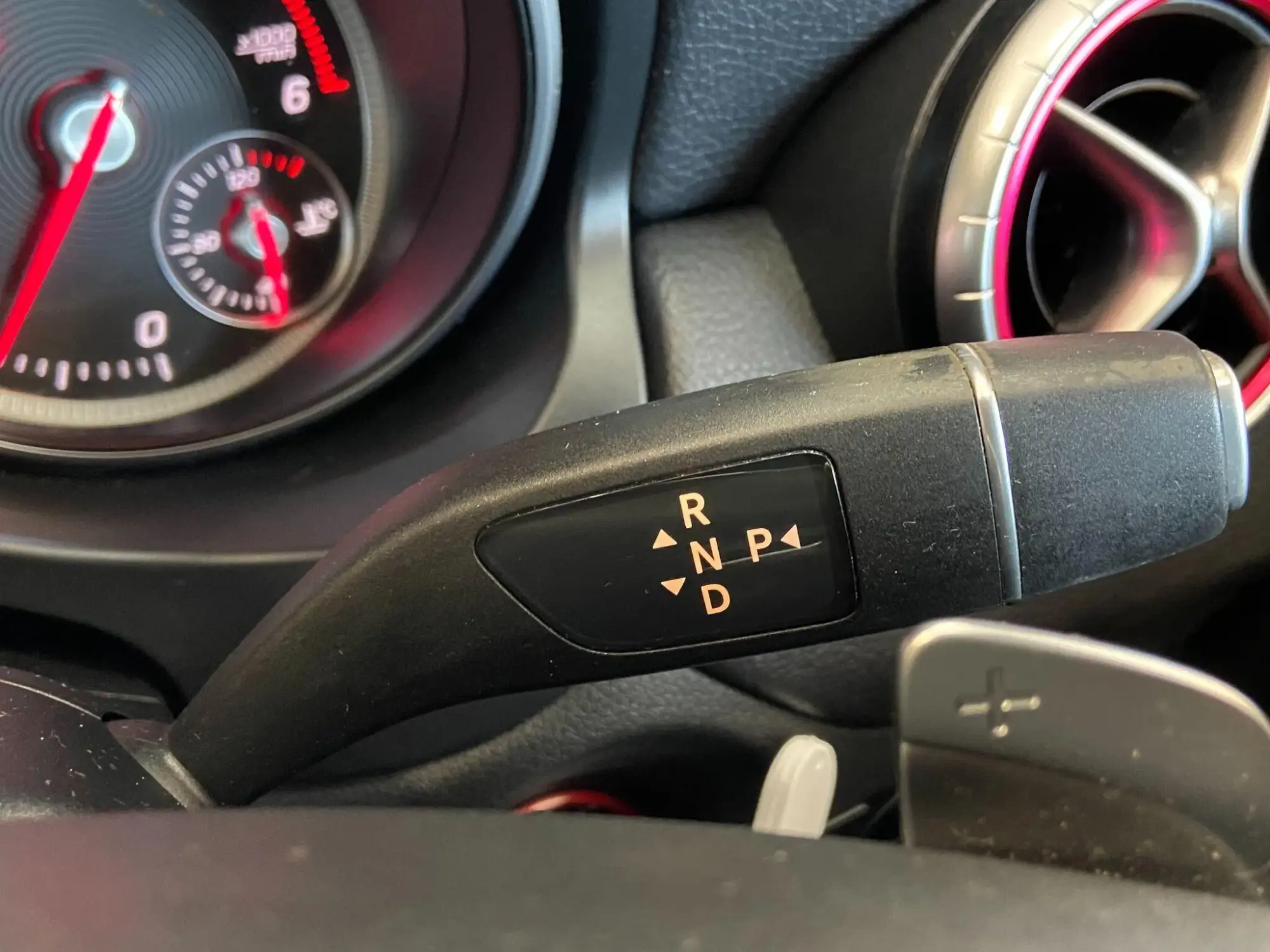 Mercedes-Benz CLA Image 12