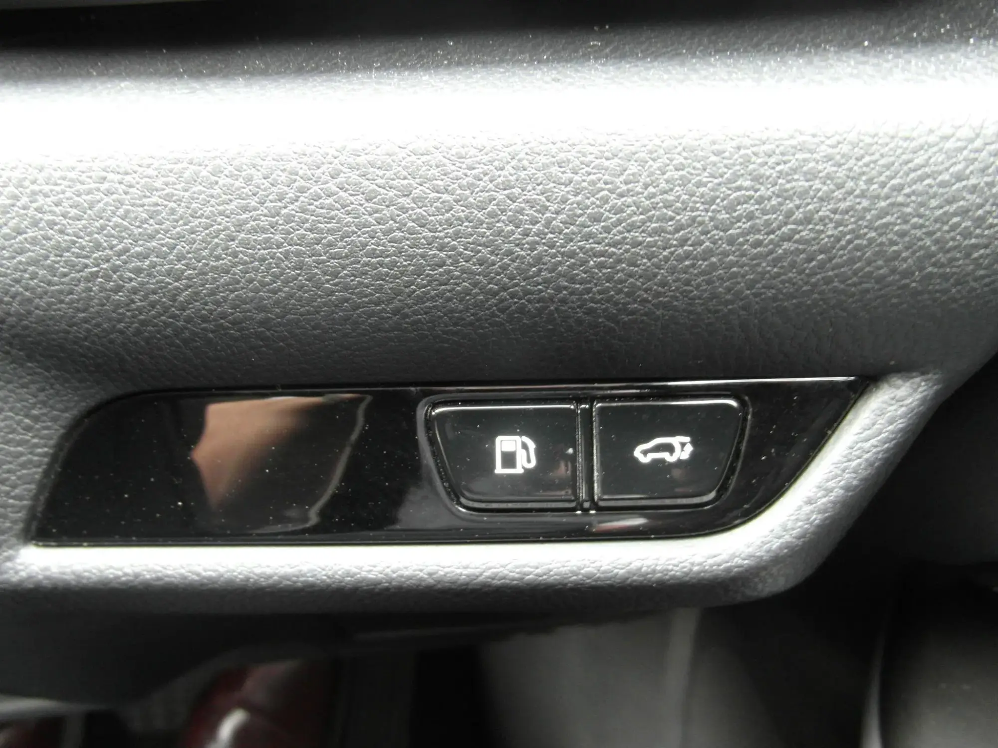 Lexus NX Self-Charging Hybrid Image 21