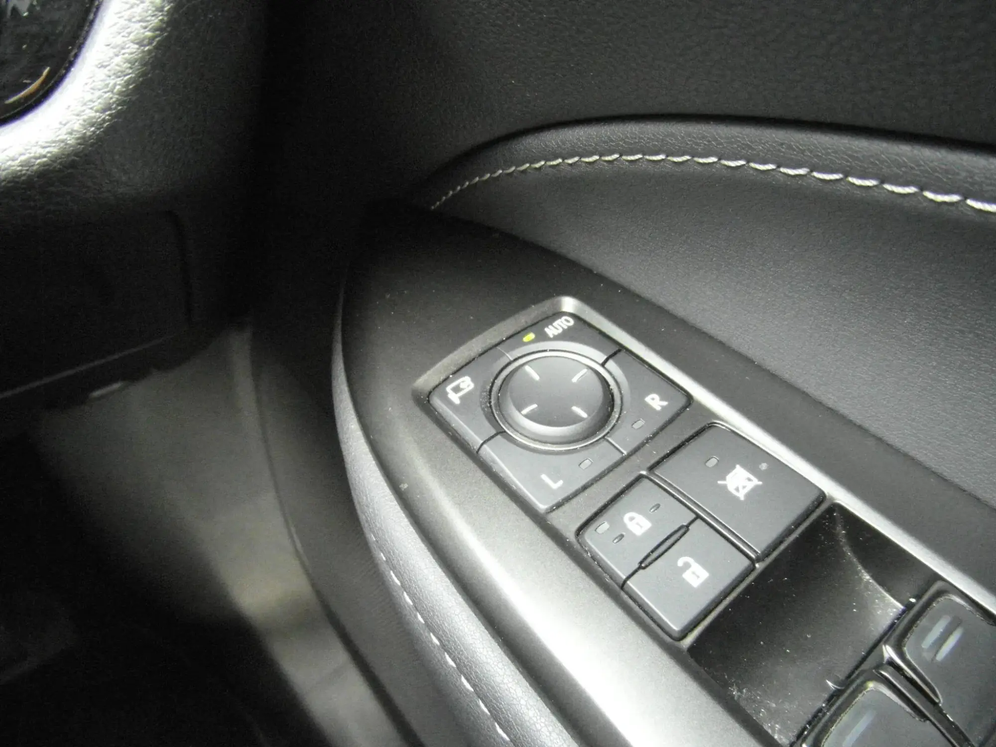 Lexus NX Self-Charging Hybrid Image 23