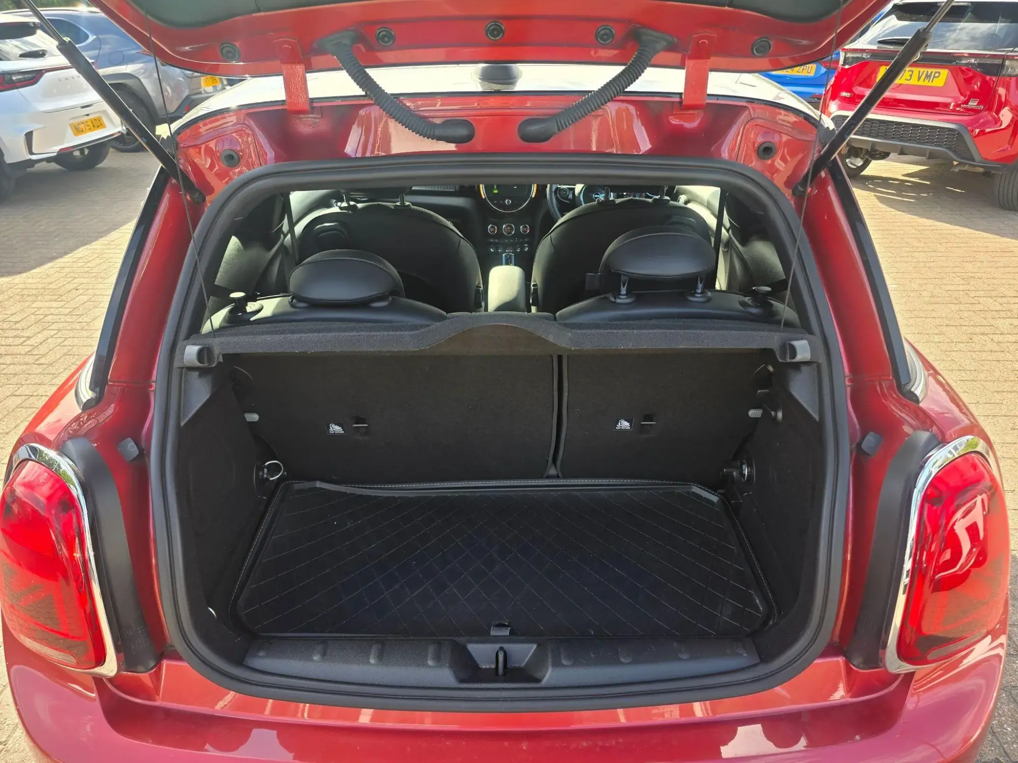 MINI Hatch Image 10 MINI Hatch Image 10