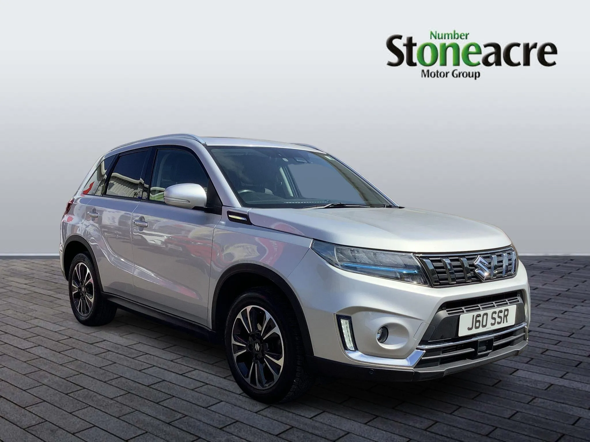 Suzuki Vitara listing photo
