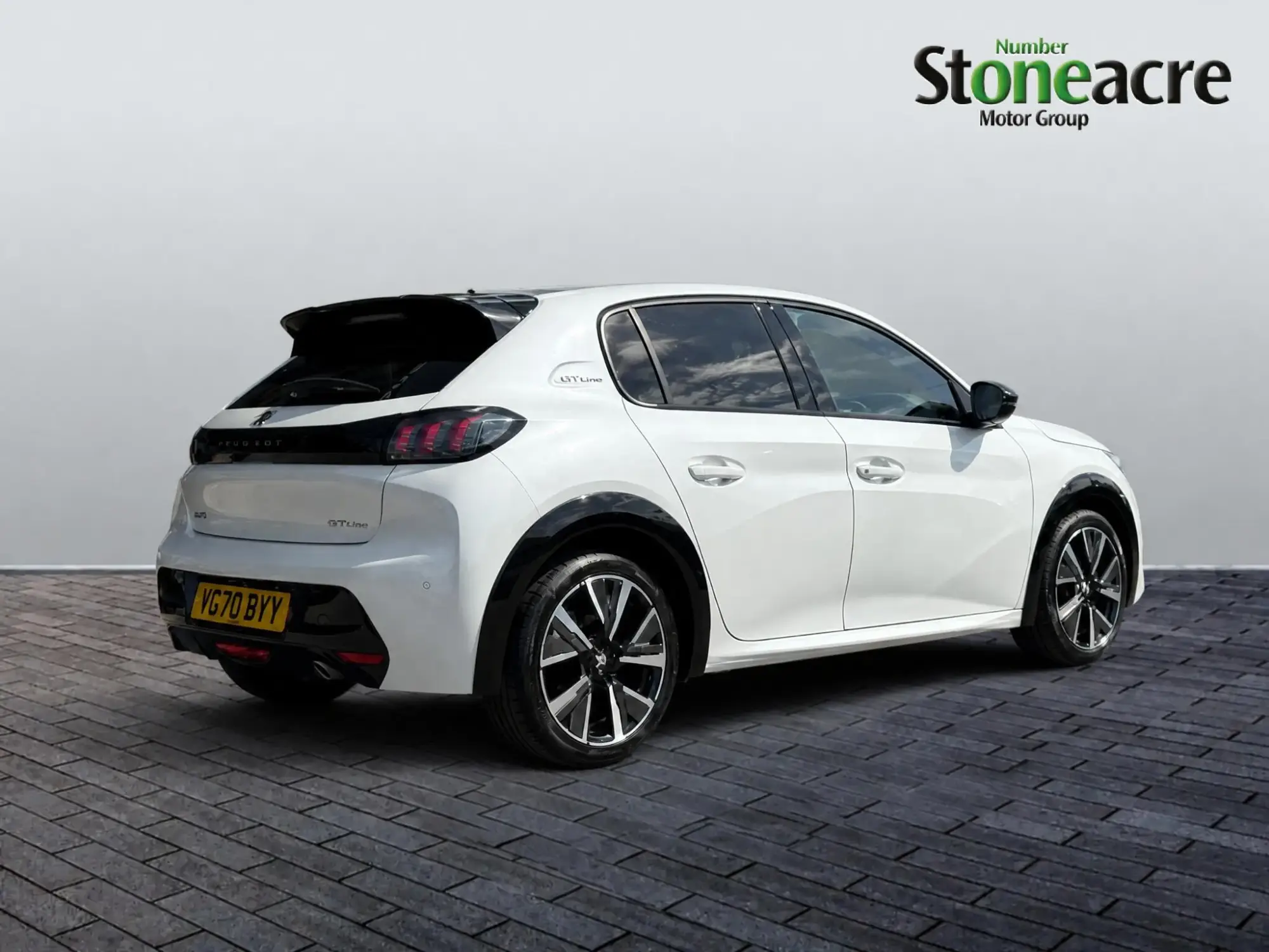 Peugeot 208 Image 8