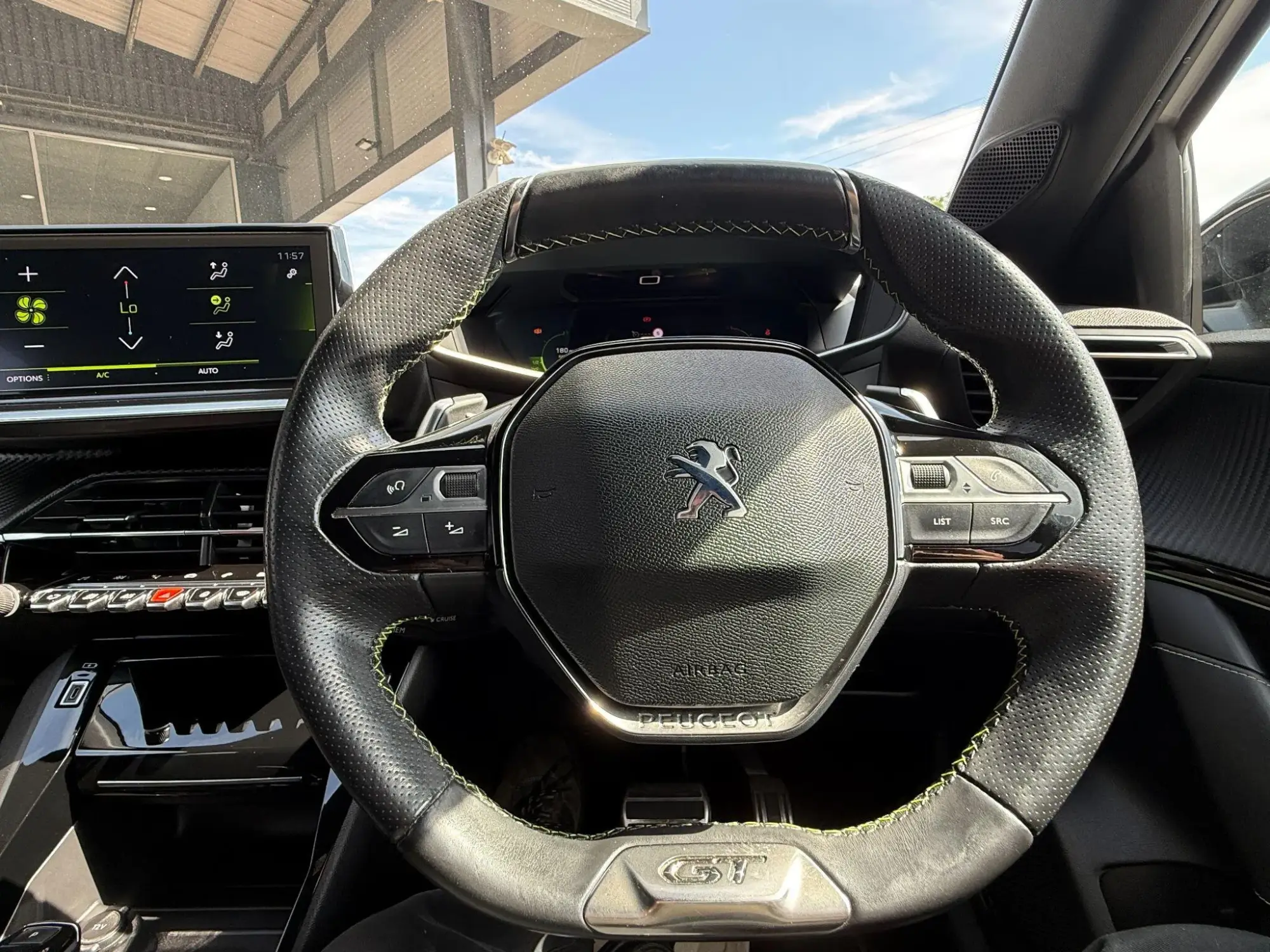 Peugeot 208 Image 9