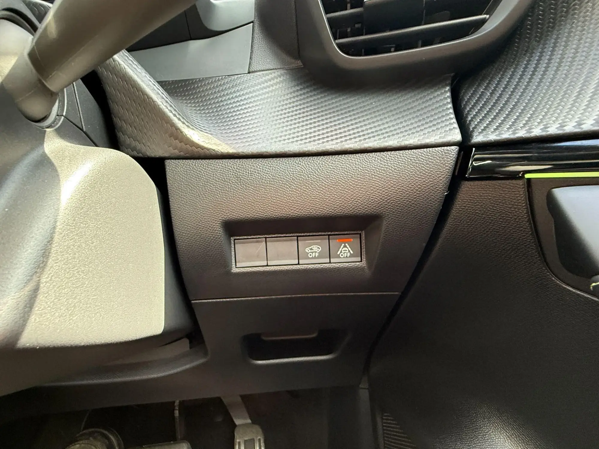 Peugeot 208 Image 21