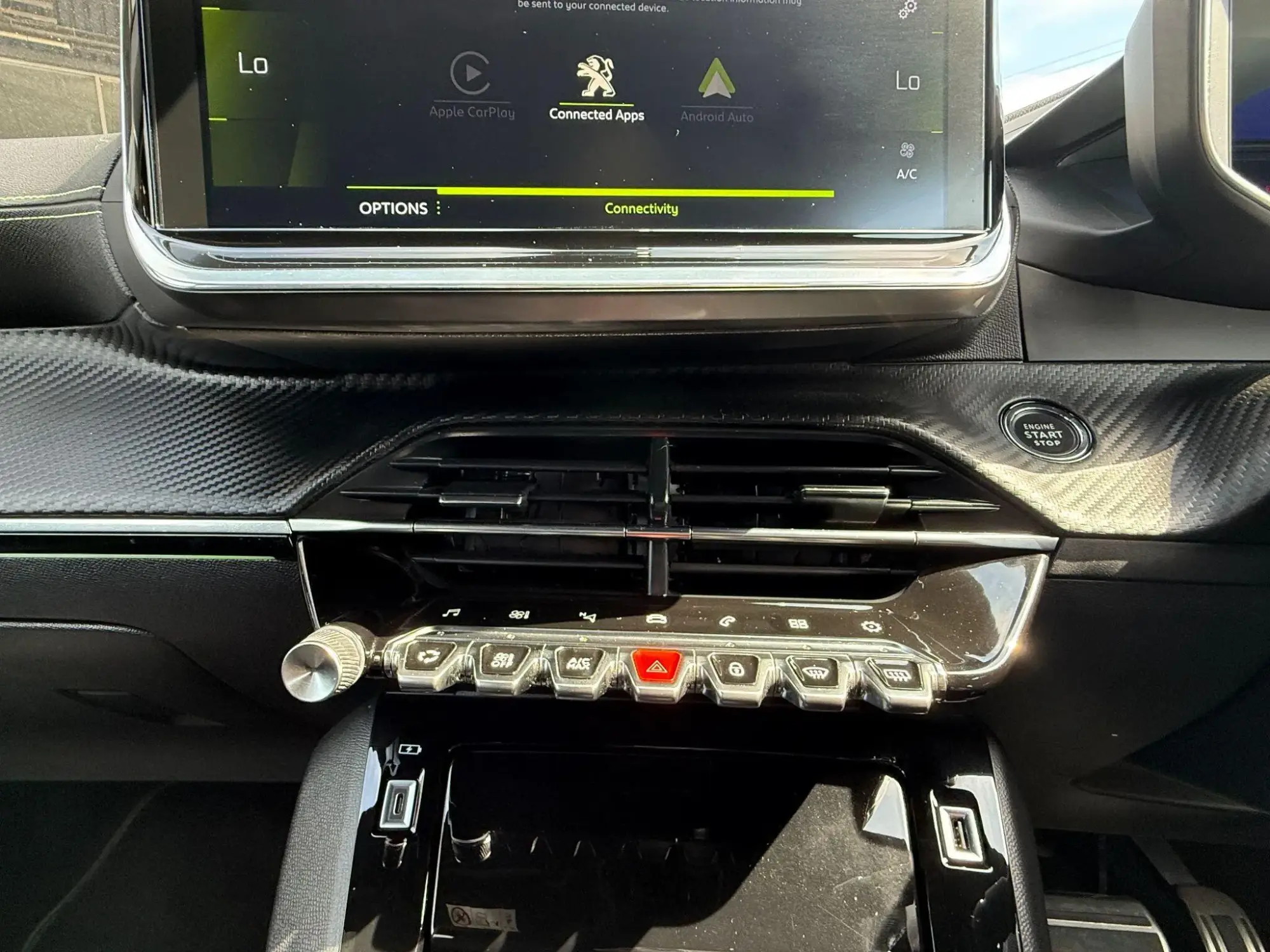 Peugeot 208 Image 24