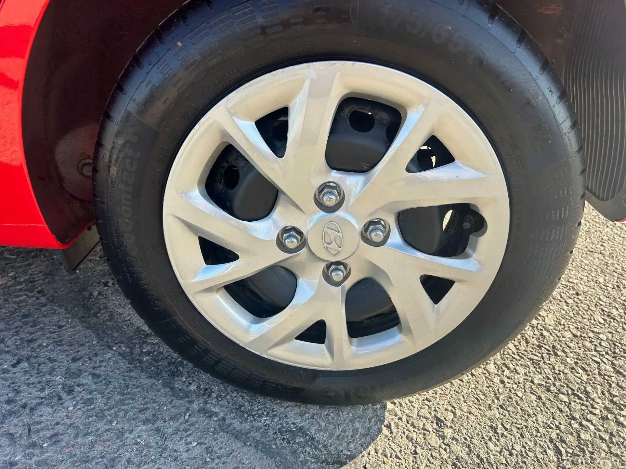 Hyundai i10 Image 9