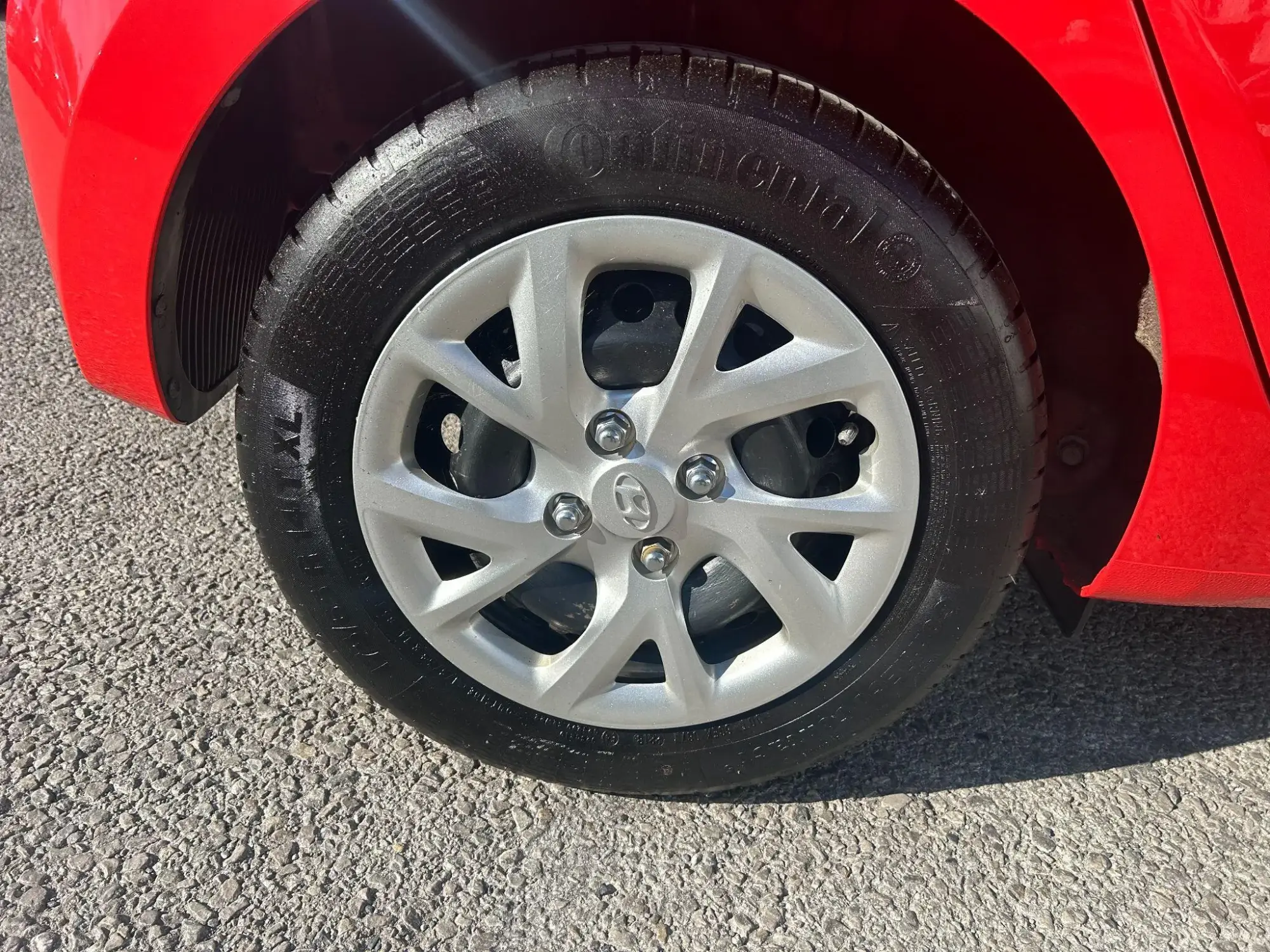 Hyundai i10 Image 12