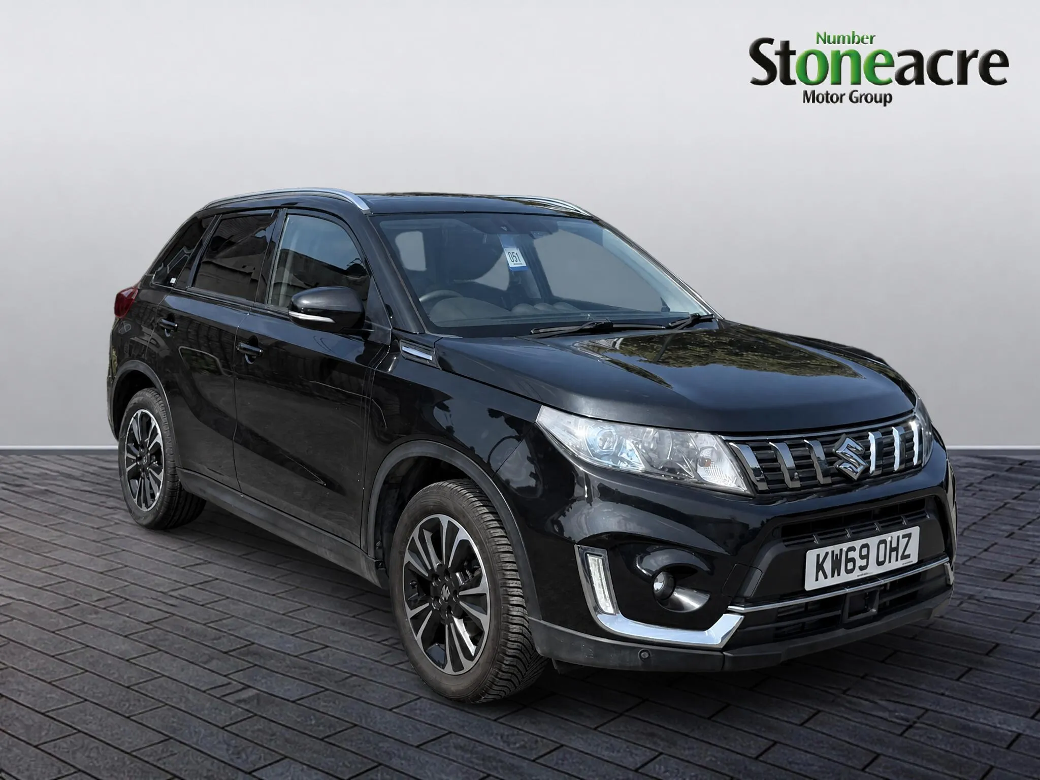 Suzuki Vitara listing photo