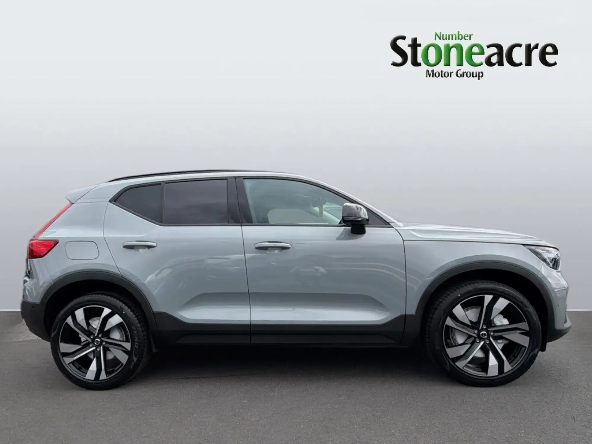 Volvo XC40 Image 2