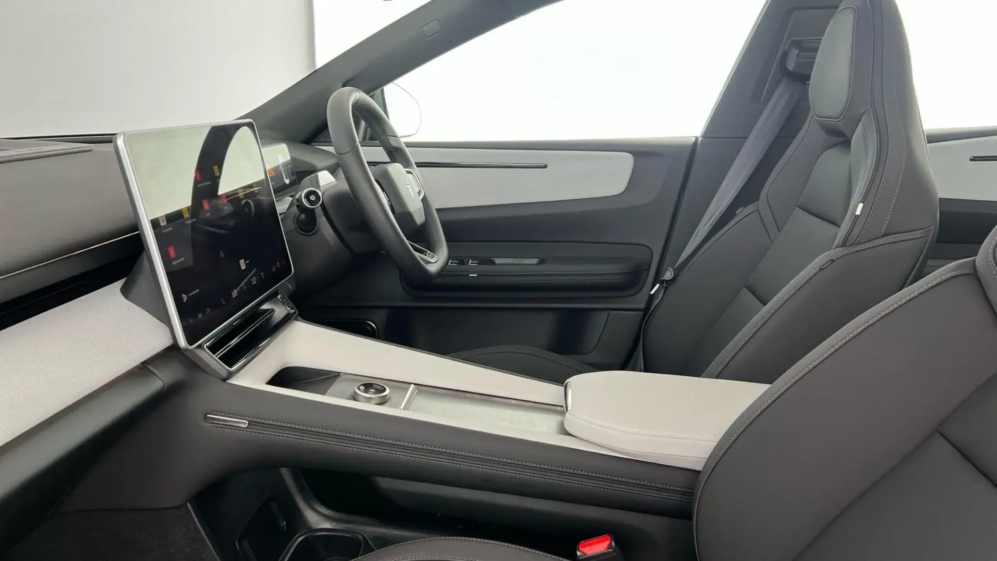 Polestar 4 Image 21