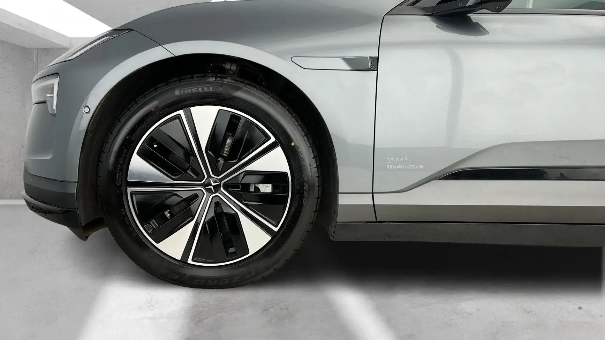 Polestar 4 Image 24