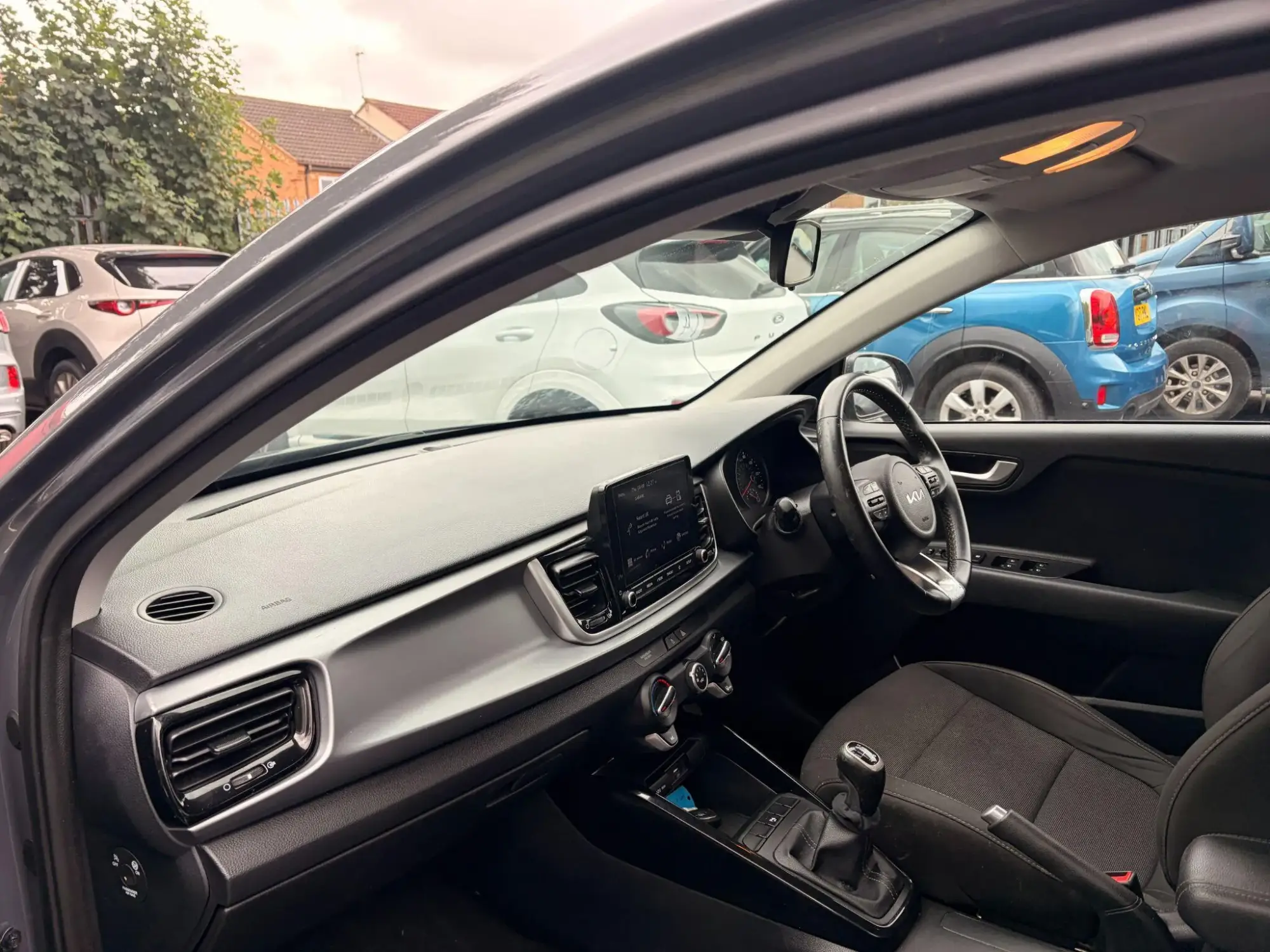 Kia Rio Image 10
