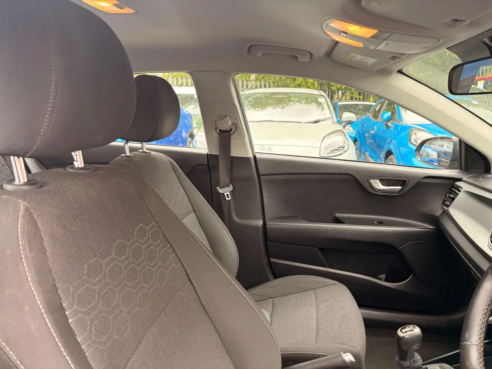 Kia Rio Image 12