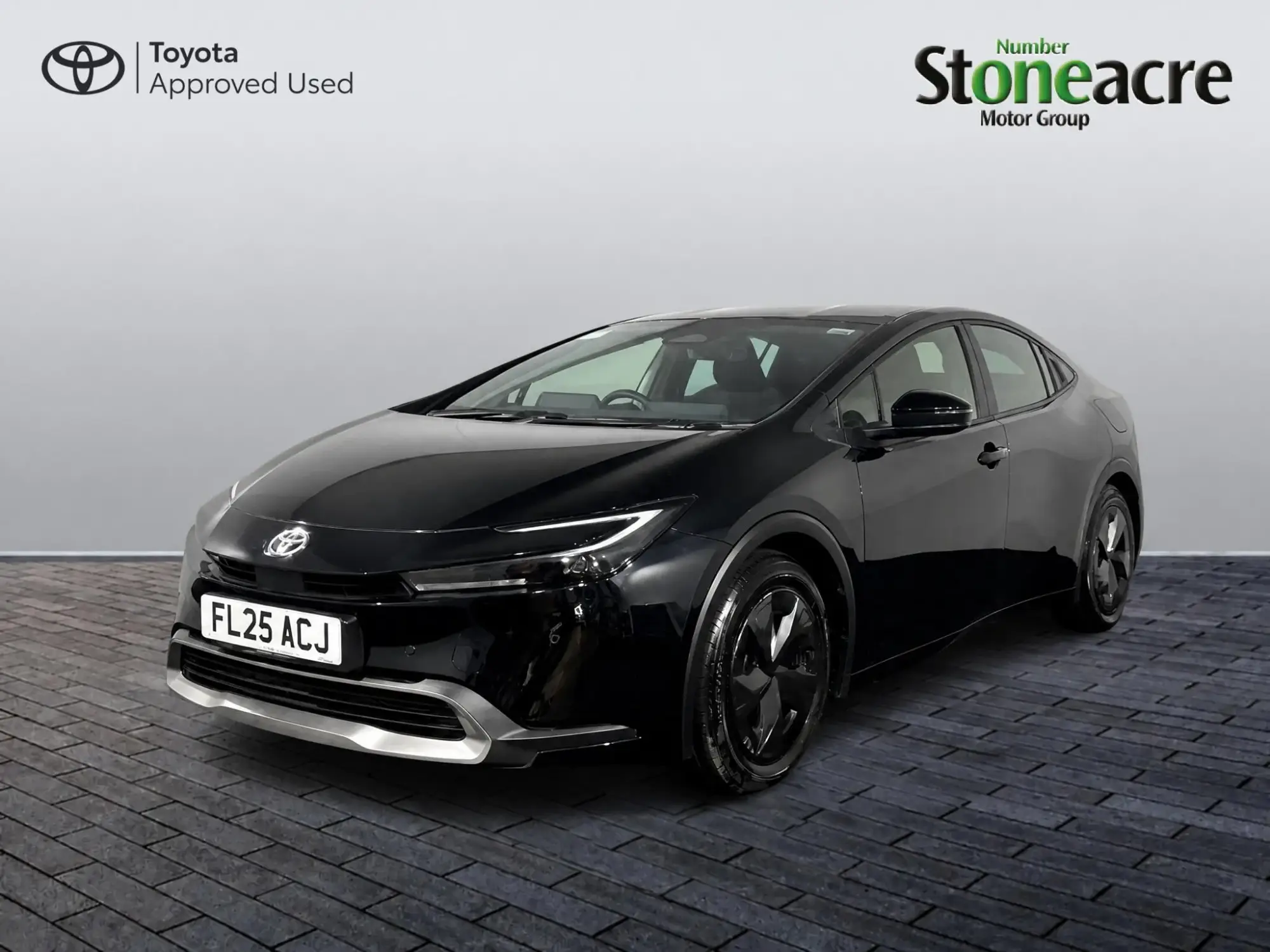 Toyota Prius Plug-in Hybrid 2.0 13.6 kWh Design CVT Euro 6 (s/s) 5dr FL25ACJ Image 3 Toyota Prius Plug-in Hybrid 2.0 13.6 kWh Design CVT Euro 6 (s/s) 5dr FL25ACJ Image 3