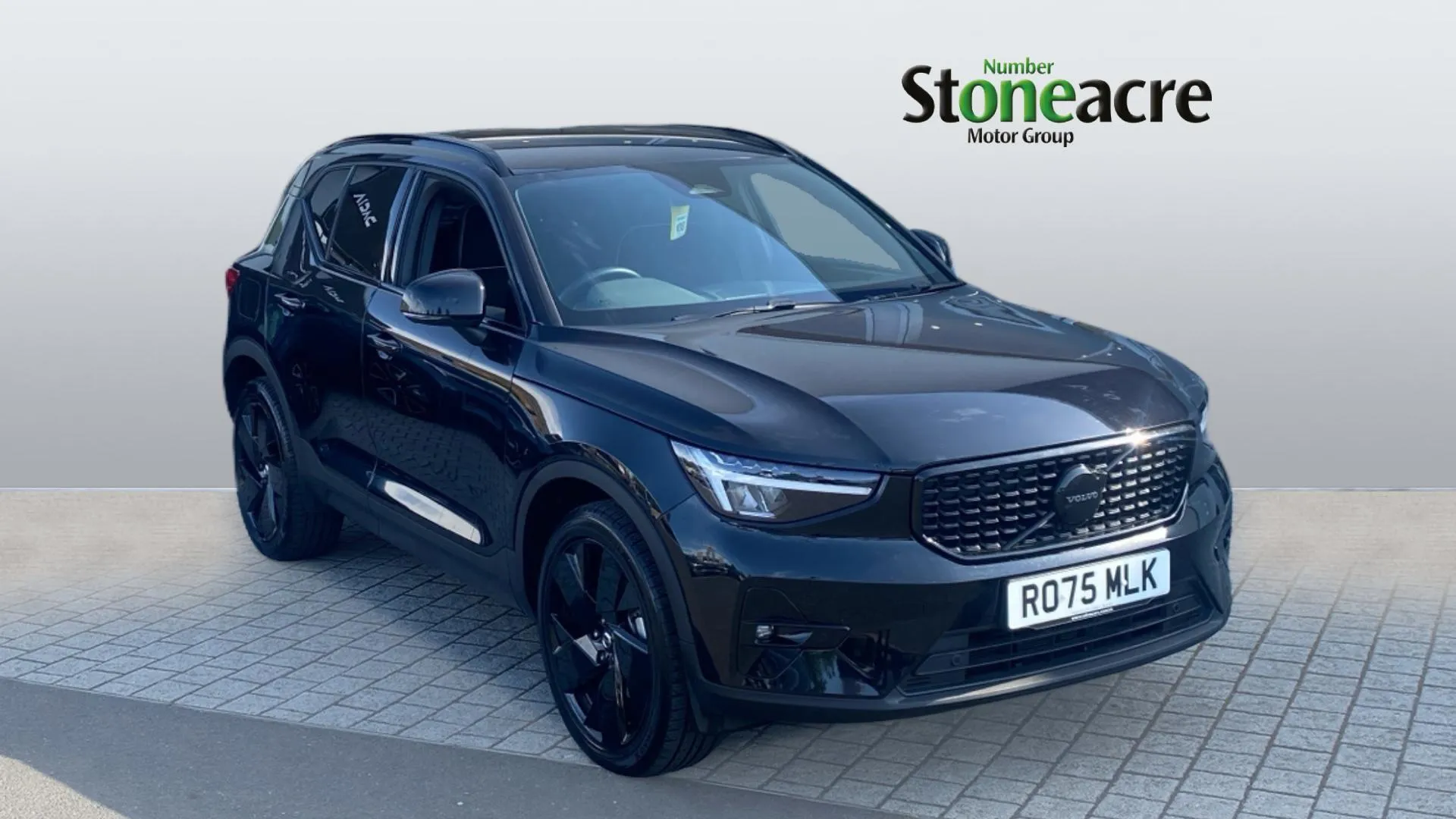 Volvo XC40 listing photo