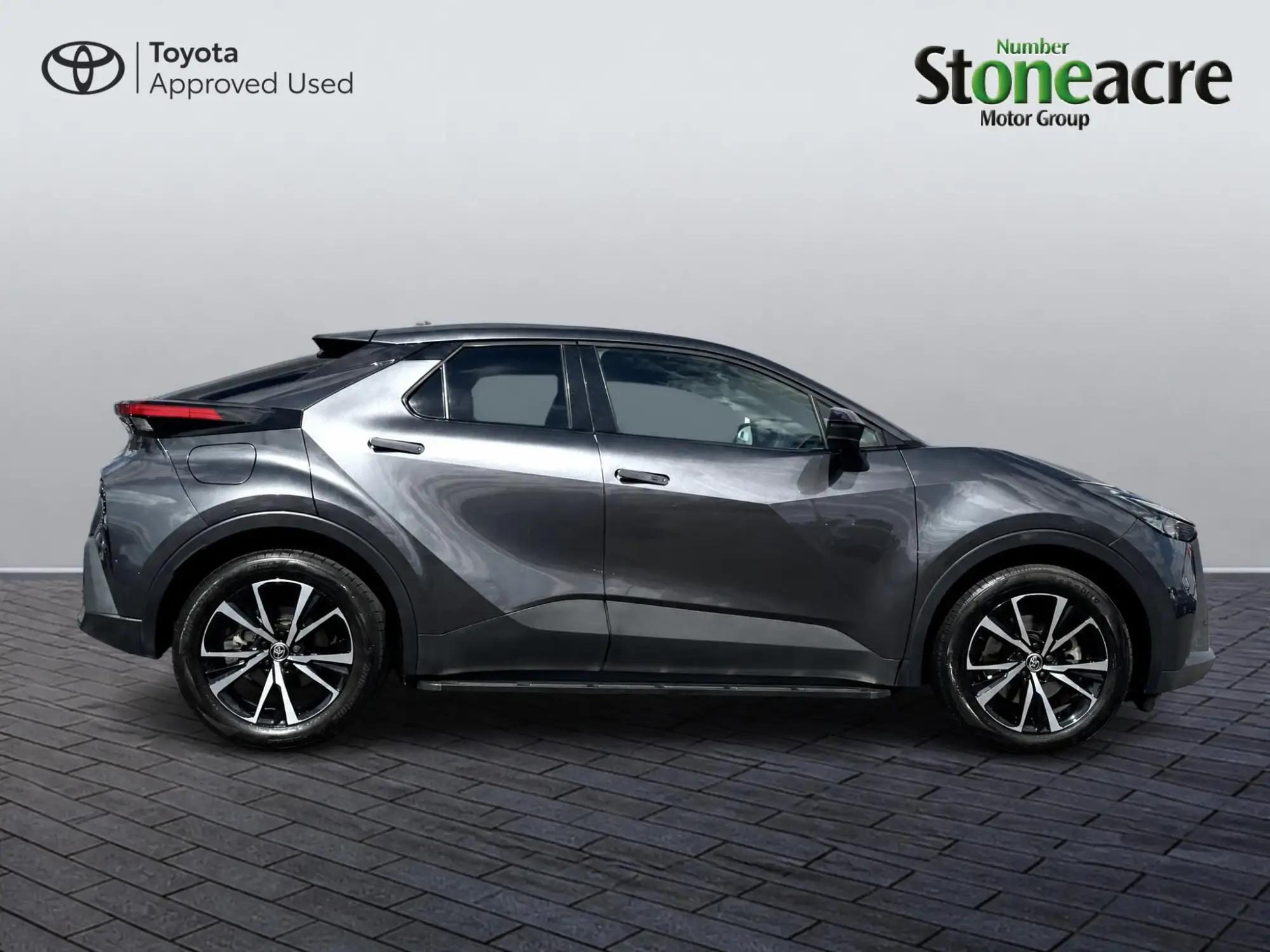 Toyota C-HR Plug-in Hybrid Image 2 Toyota C-HR Plug-in Hybrid Image 2
