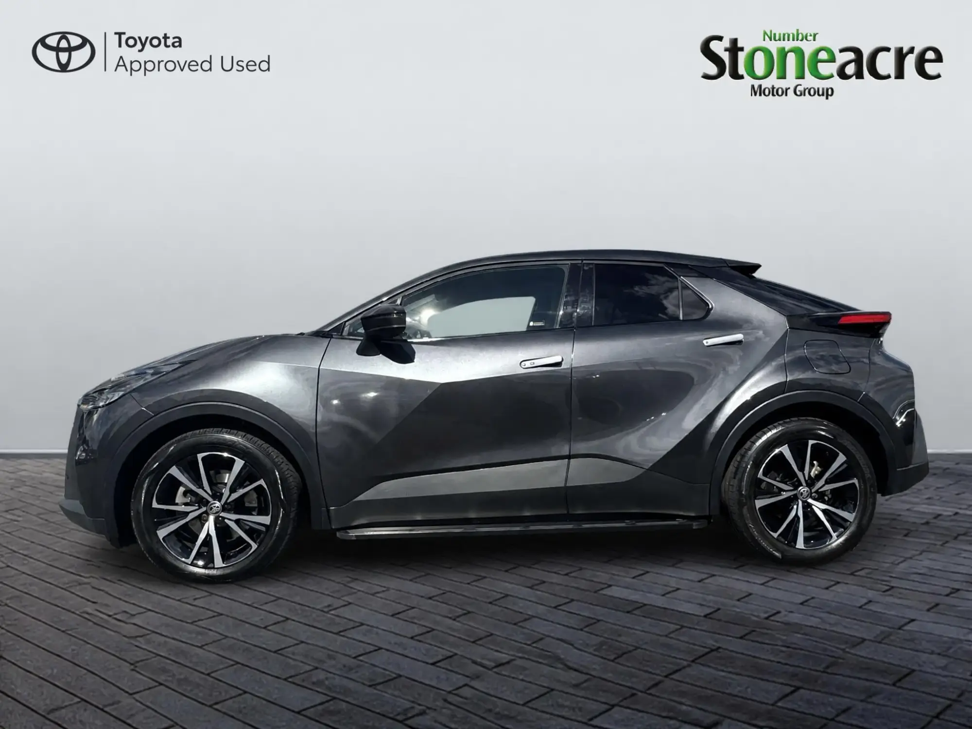 Toyota C-HR Plug-in Hybrid Image 6 Toyota C-HR Plug-in Hybrid Image 6