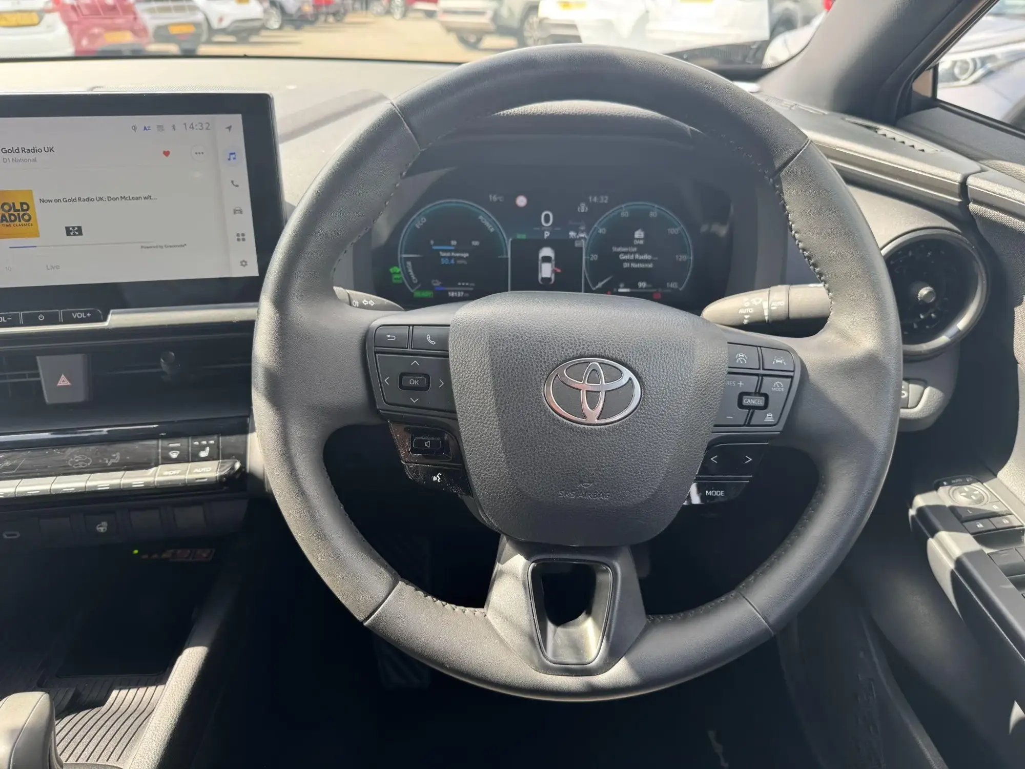 Toyota C-HR Plug-in Hybrid Image 16 Toyota C-HR Plug-in Hybrid Image 16