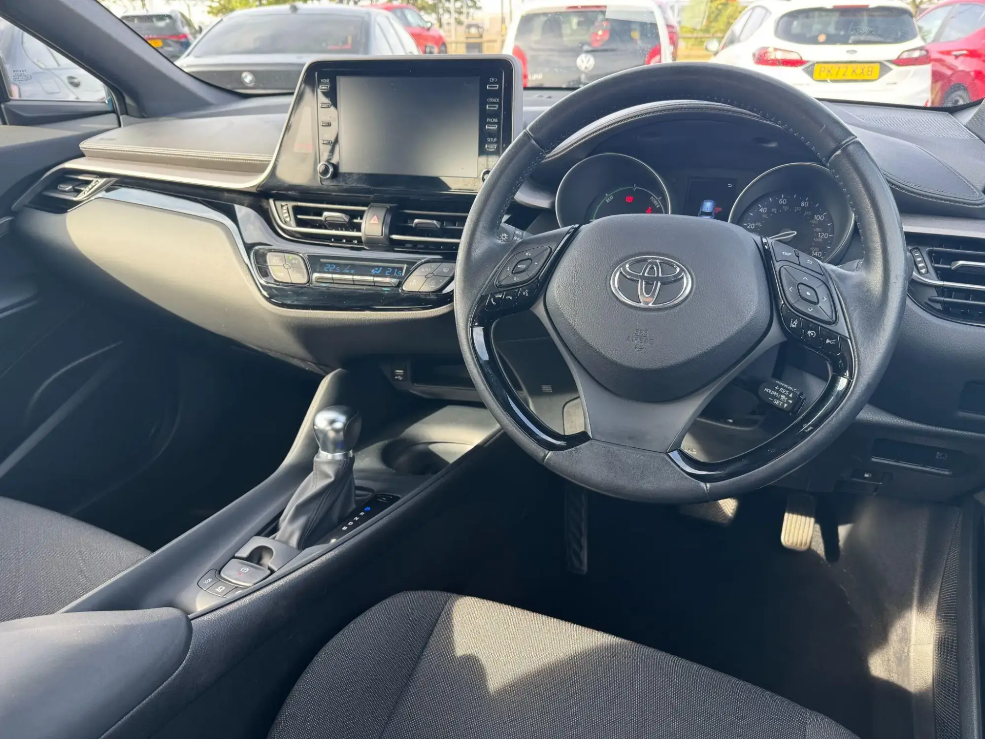 Toyota C-HR Self-Charging Hybrid Image 15 Toyota C-HR Self-Charging Hybrid Image 15