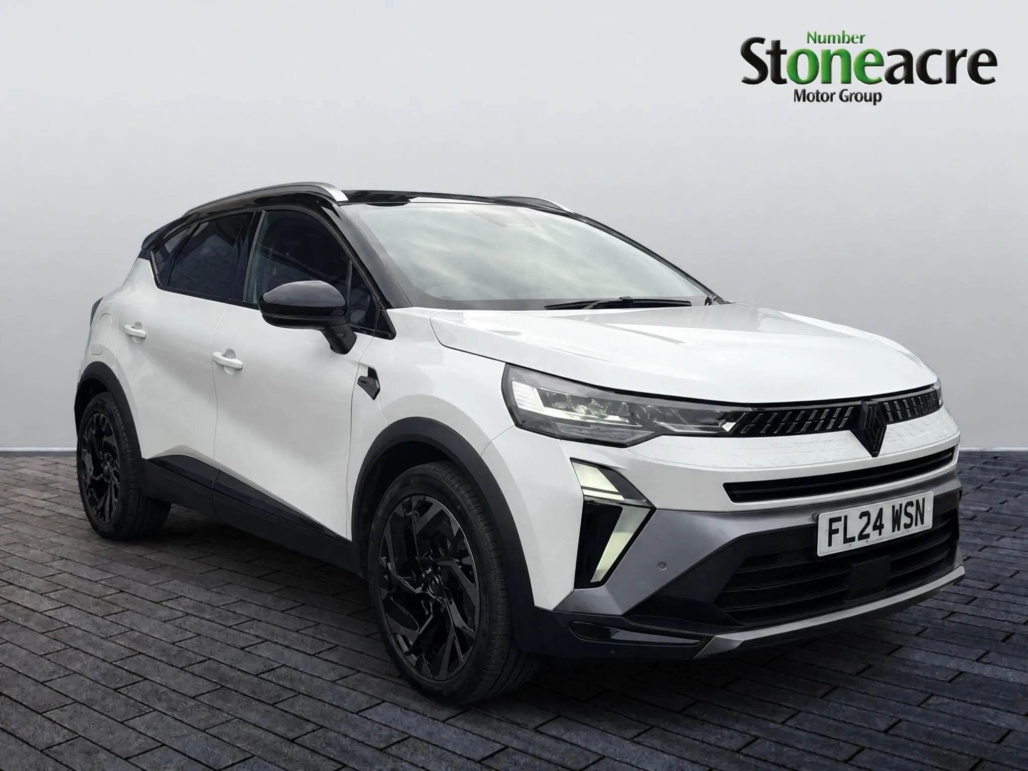 Renault Captur E-Tech listing photo