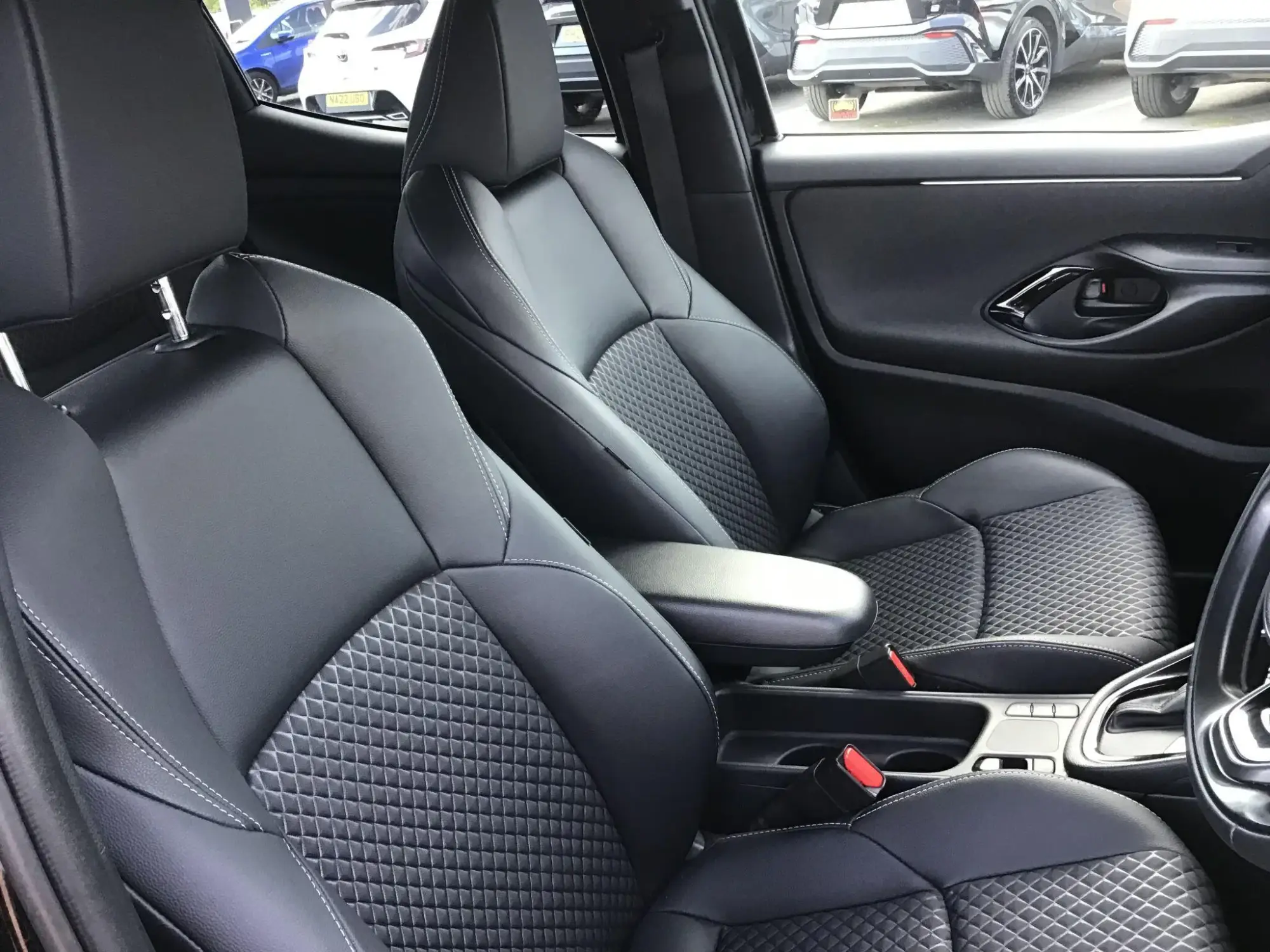 Toyota Yaris Image 12