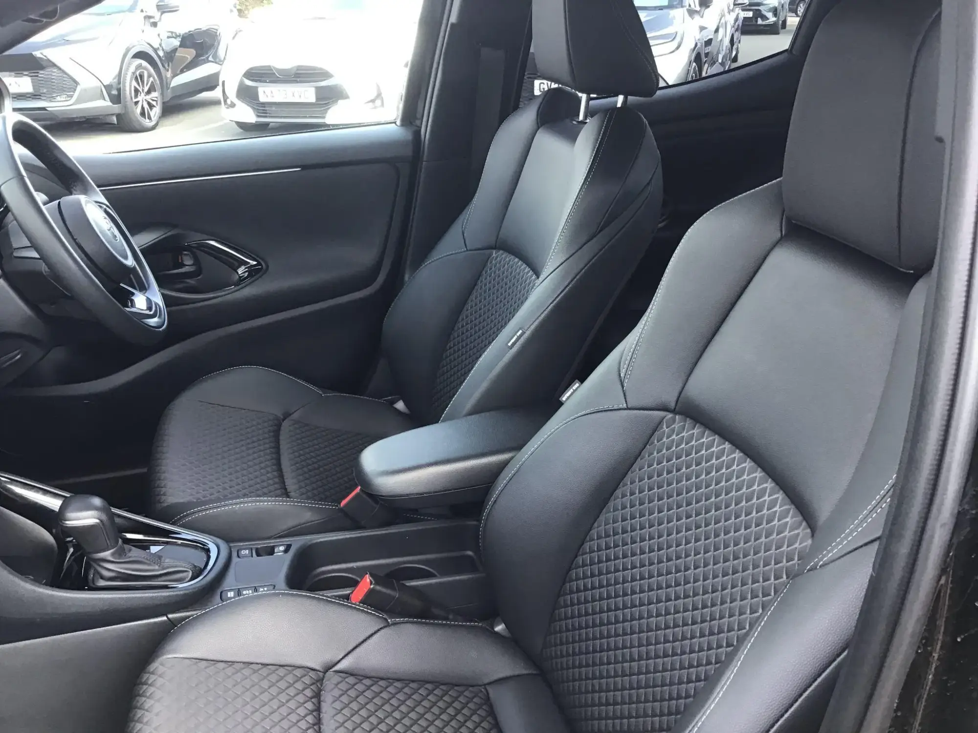Toyota Yaris Image 13