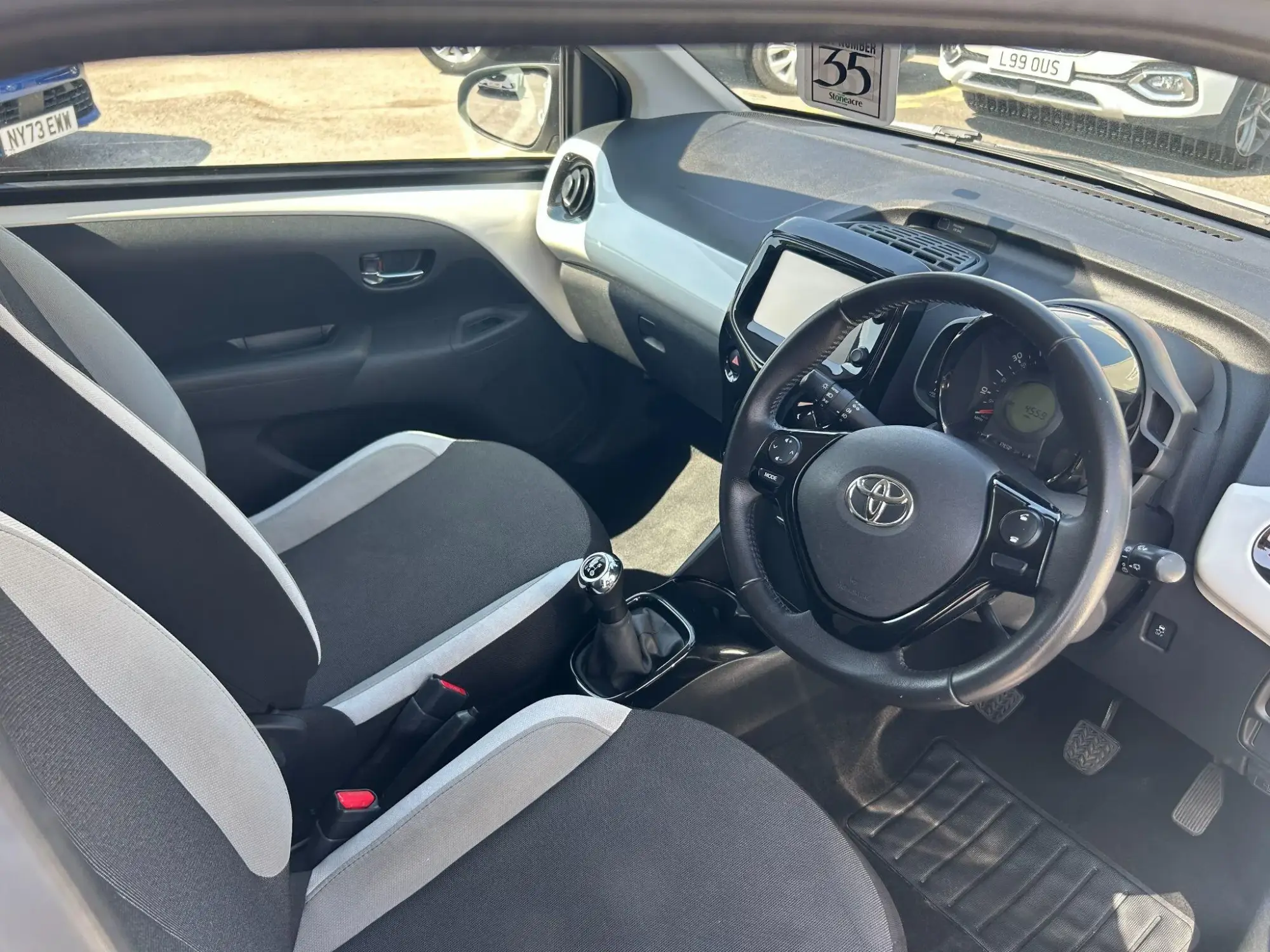 Toyota Aygo Image 10