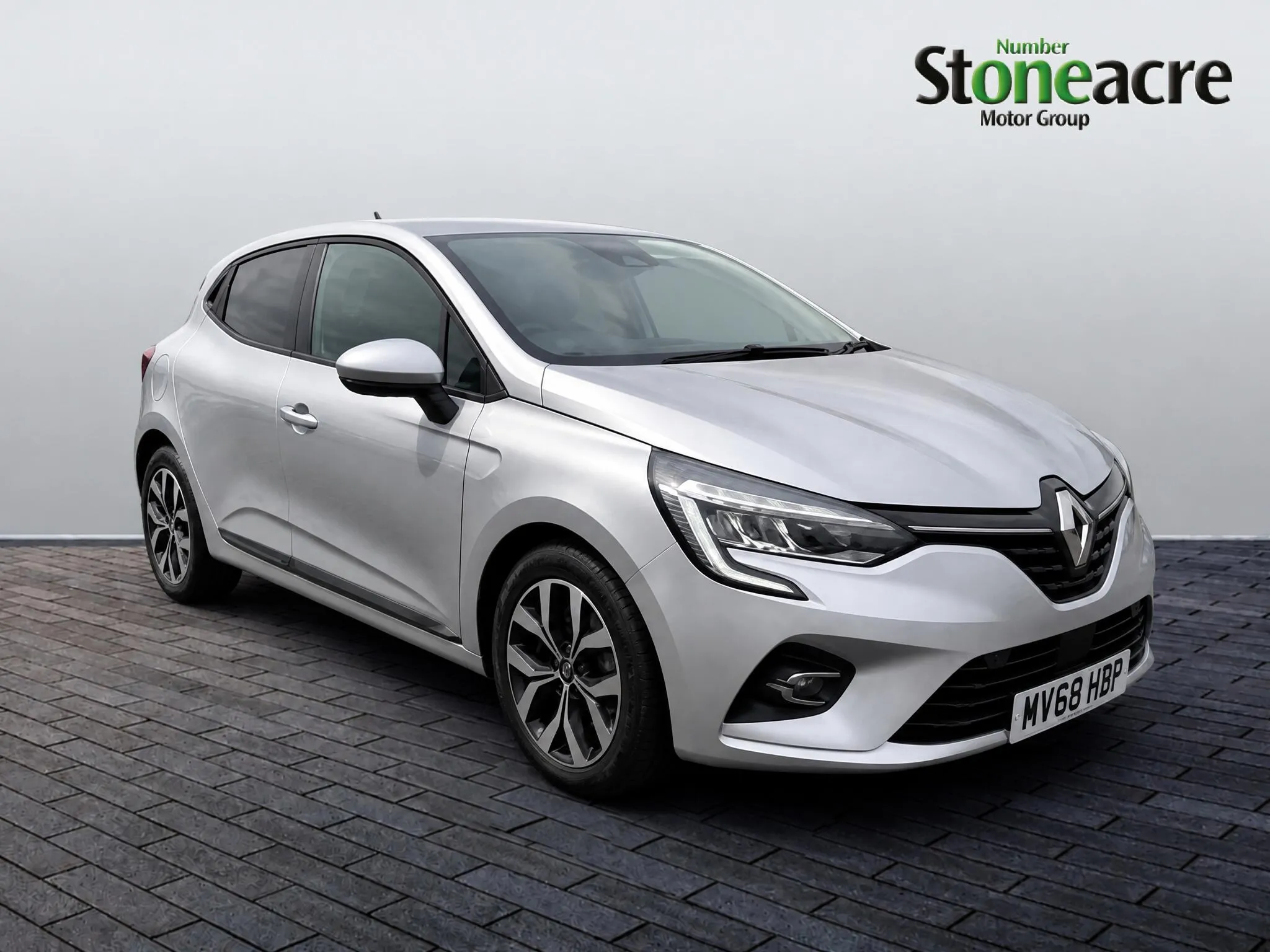 Renault Clio dealer public-web source image