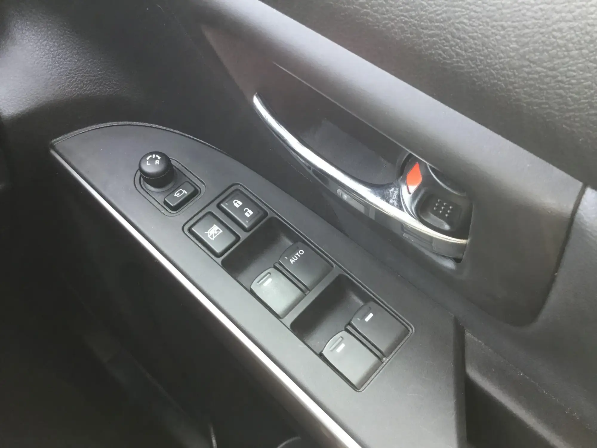 Suzuki S-Cross Image 16