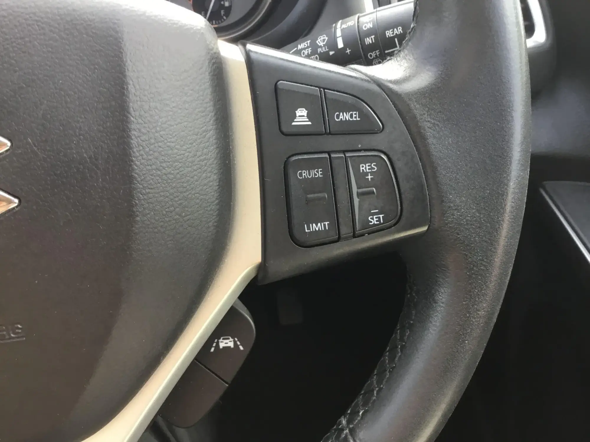 Suzuki S-Cross Image 17