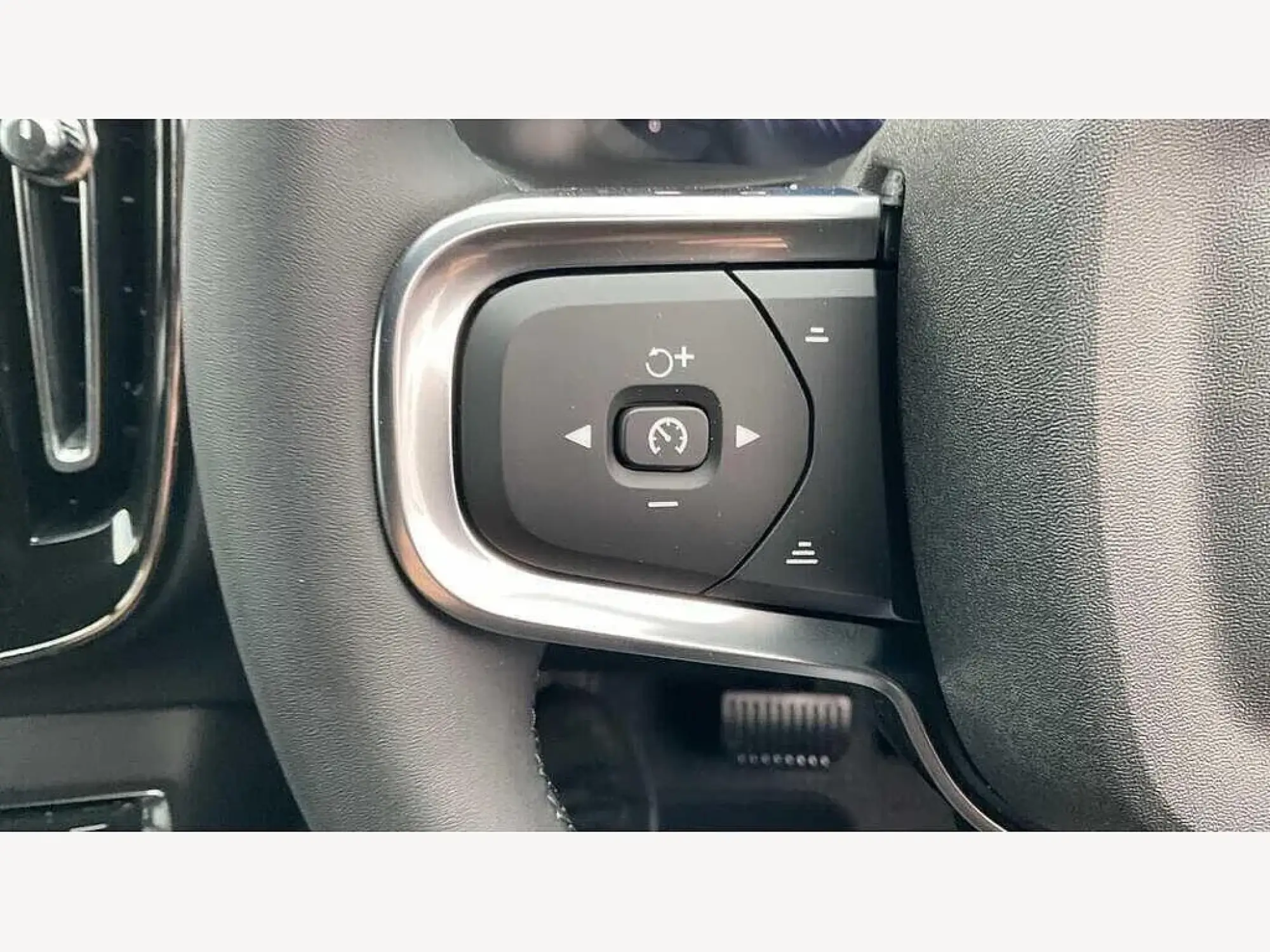 Volvo XC40 Image 10
