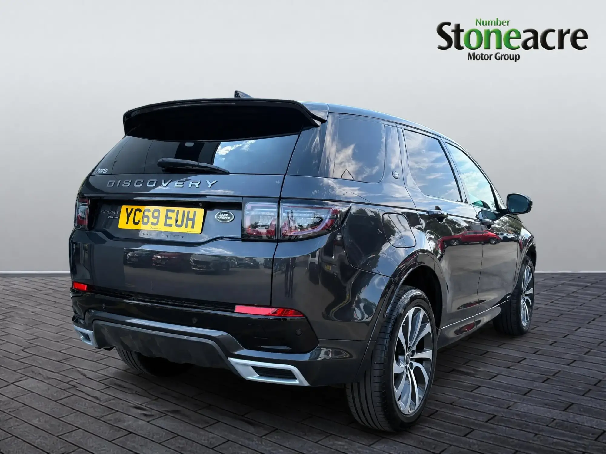 Land Rover Discovery Sport Image 3 Land Rover Discovery Sport Image 3