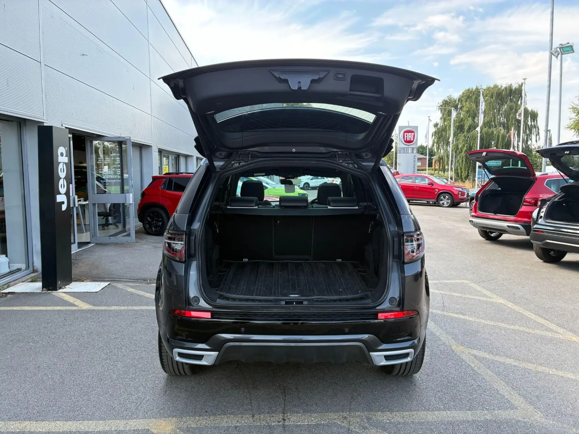 Land Rover Discovery Sport Image 9 Land Rover Discovery Sport Image 9