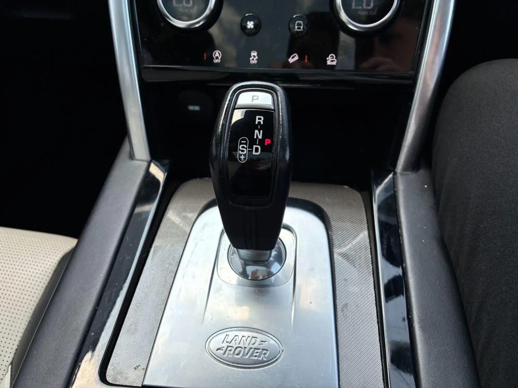 Land Rover Discovery Sport Image 11 Land Rover Discovery Sport Image 11