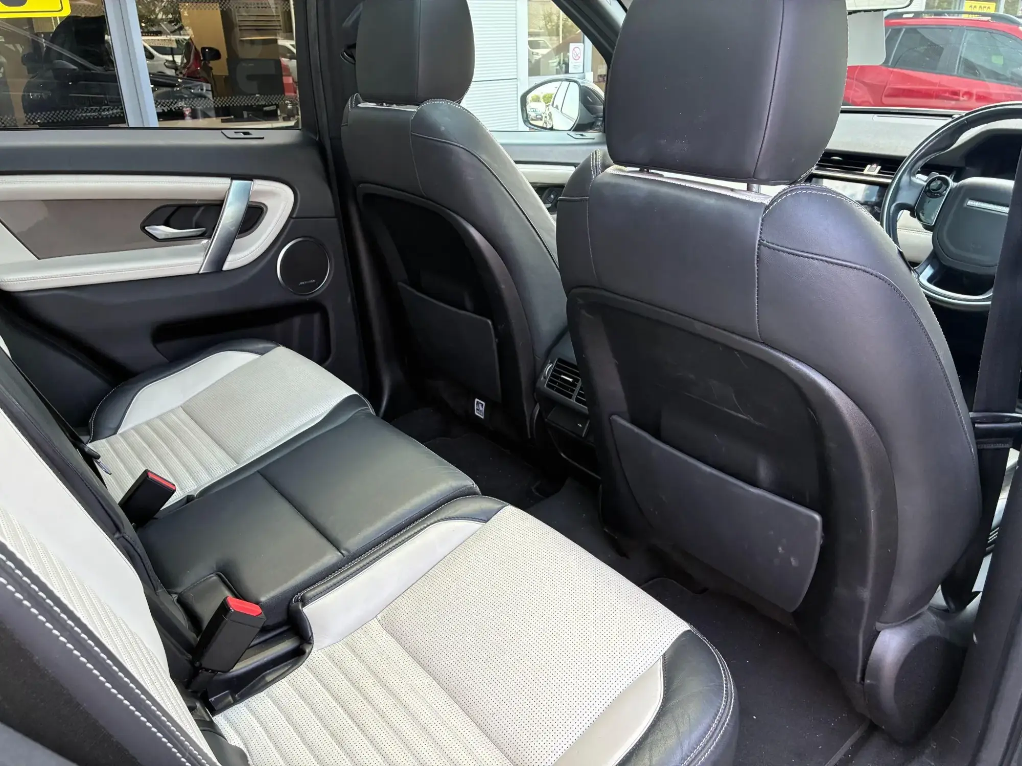 Land Rover Discovery Sport Image 14 Land Rover Discovery Sport Image 14