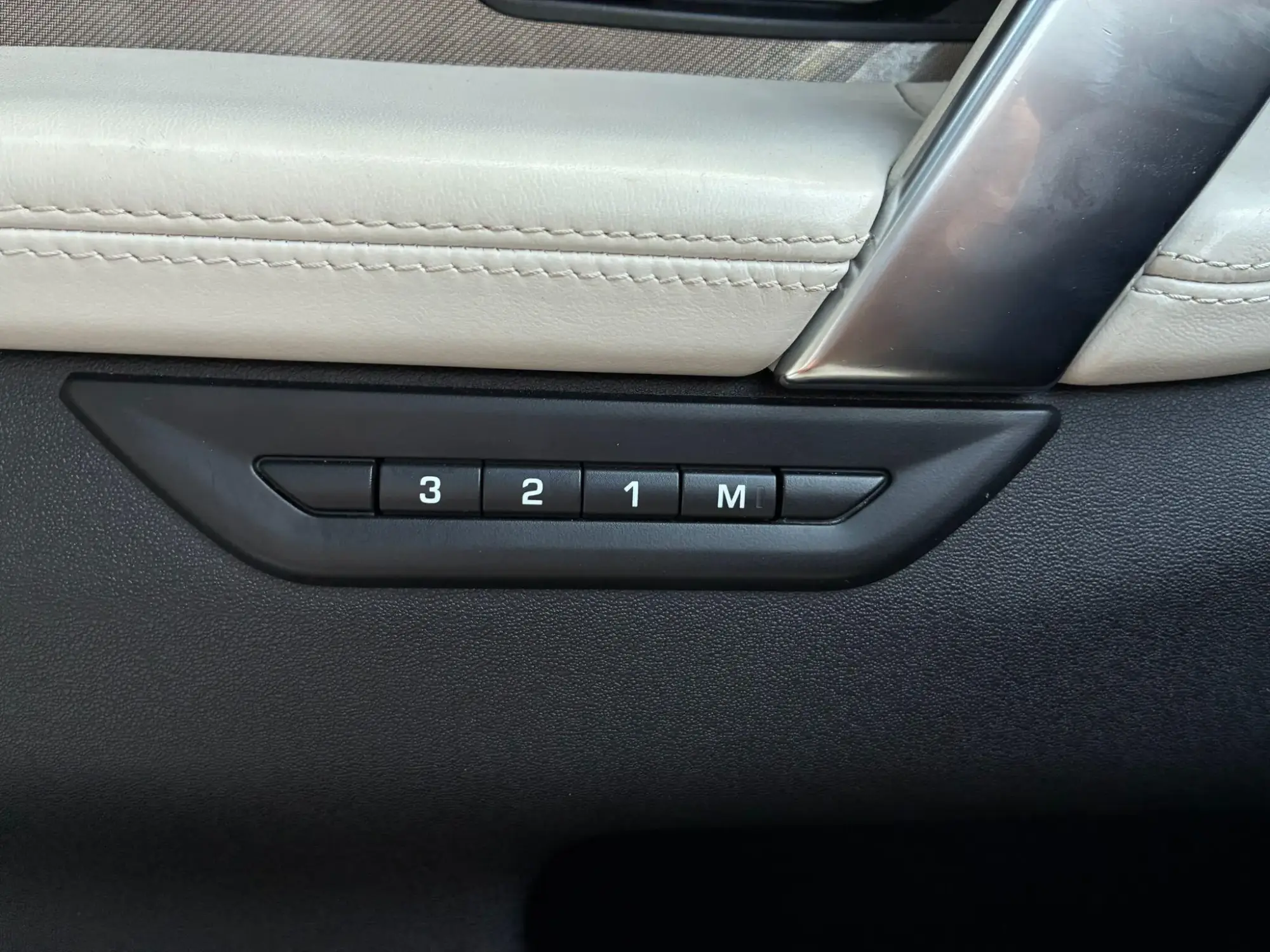 Land Rover Discovery Sport Image 16 Land Rover Discovery Sport Image 16