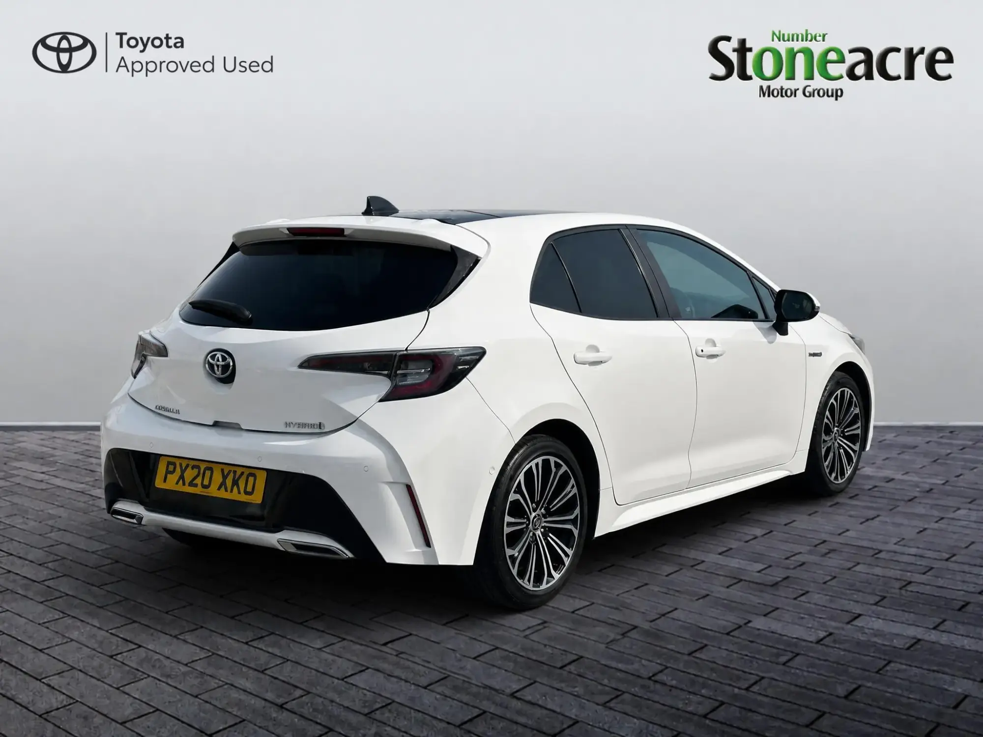 Toyota Corolla Hatchback Image 2