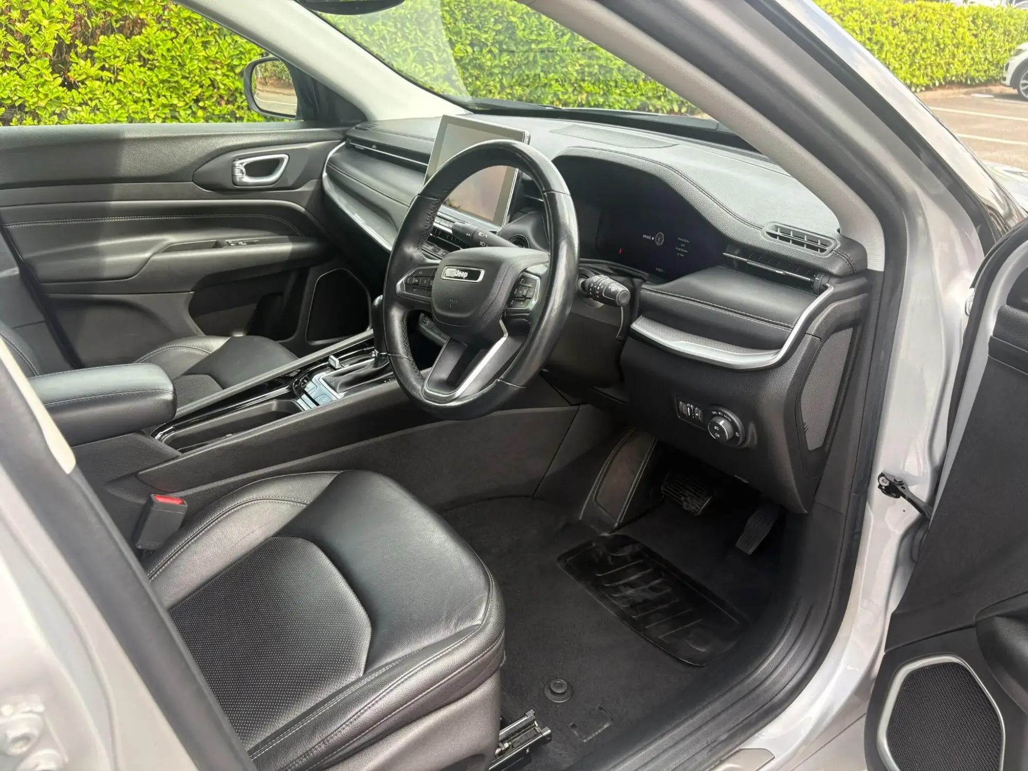 Jeep Compass 4XE Image 16 Jeep Compass 4XE Image 16