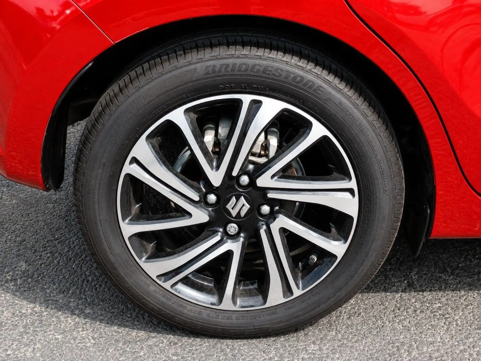 Suzuki Swift Image 11