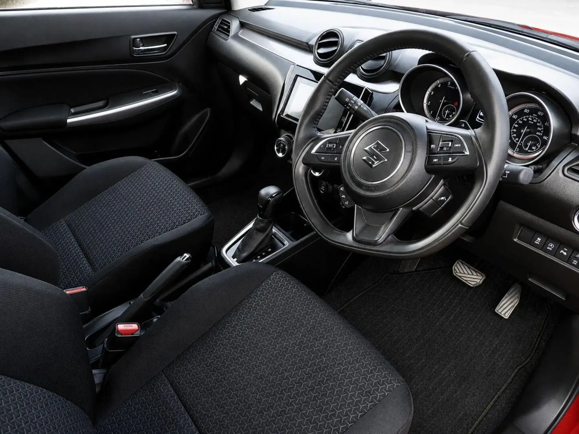 Suzuki Swift Image 13