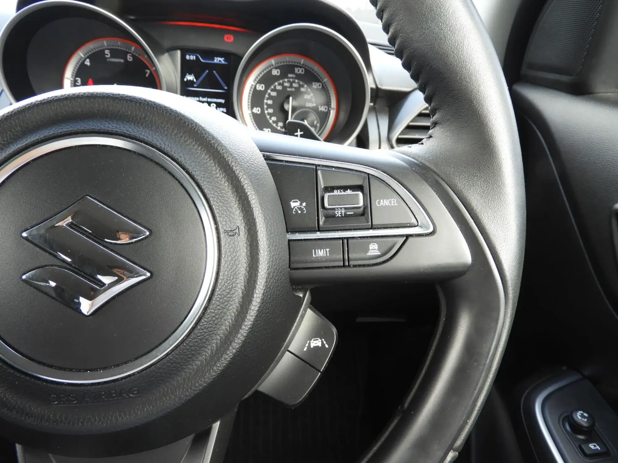 Suzuki Swift Image 26