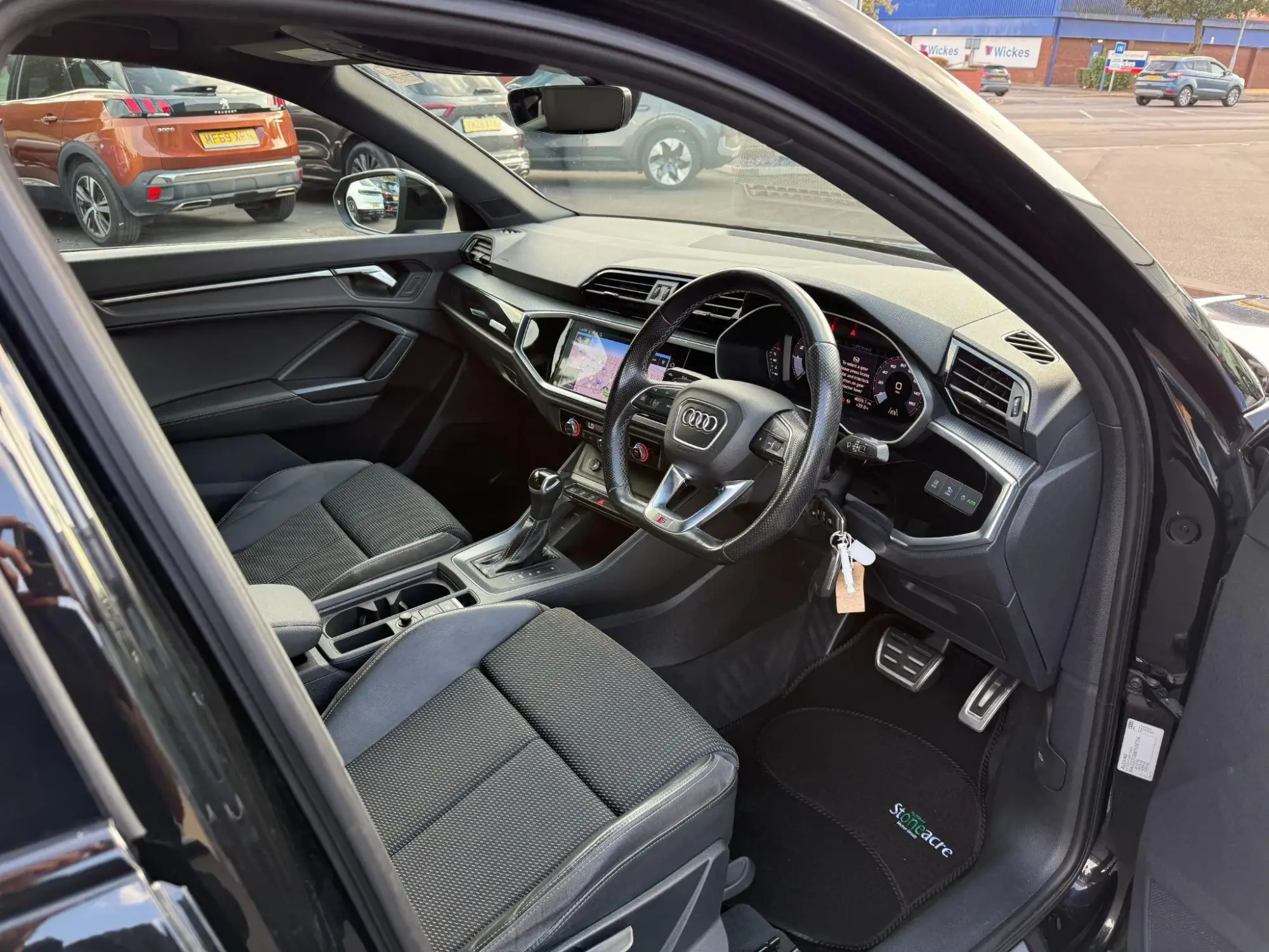 Audi Q3 Image 11