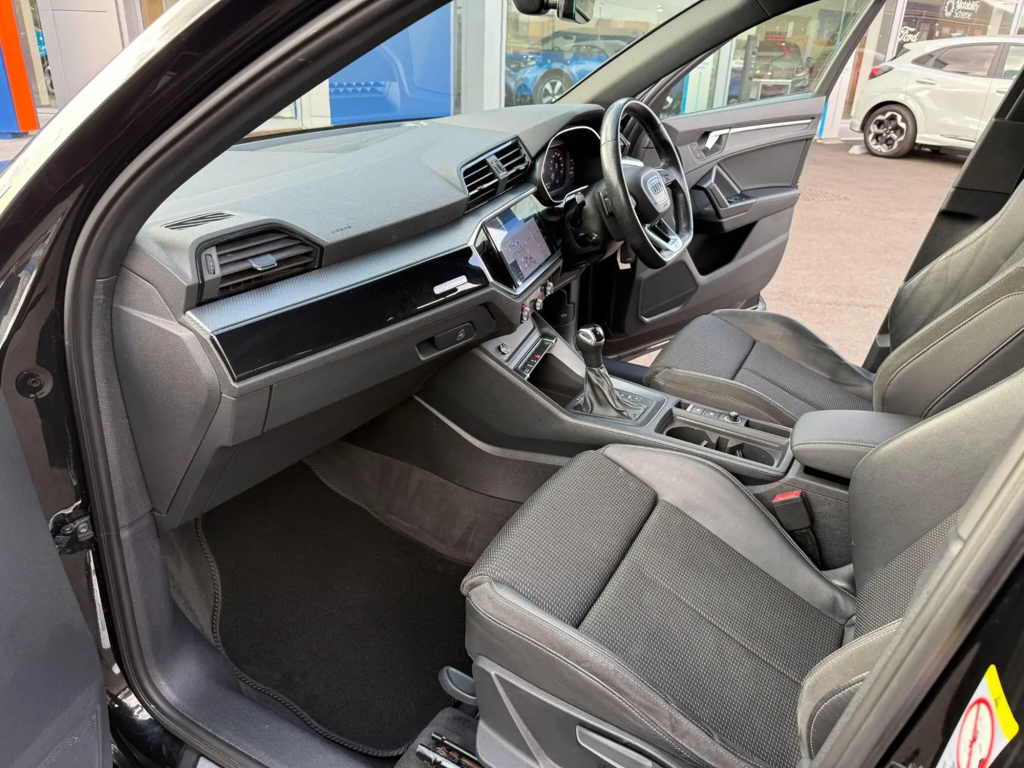 Audi Q3 Image 16