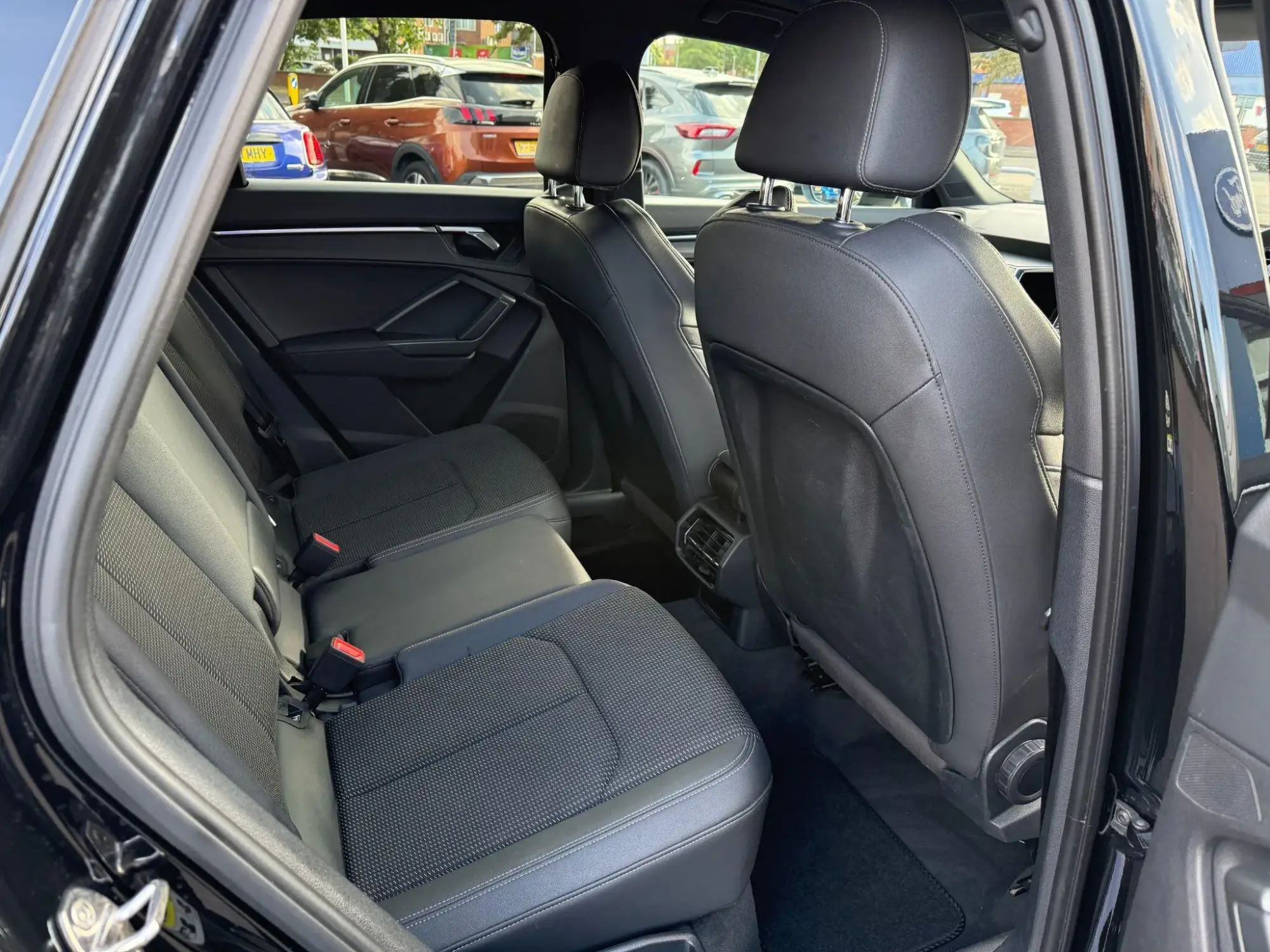 Audi Q3 Image 18