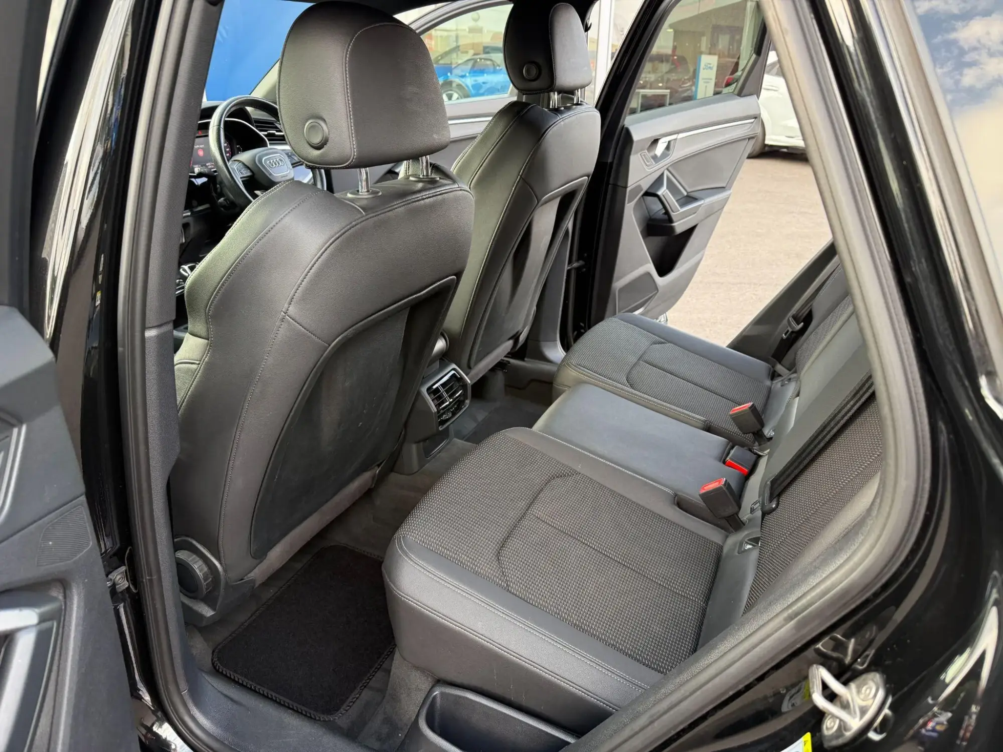 Audi Q3 Image 19