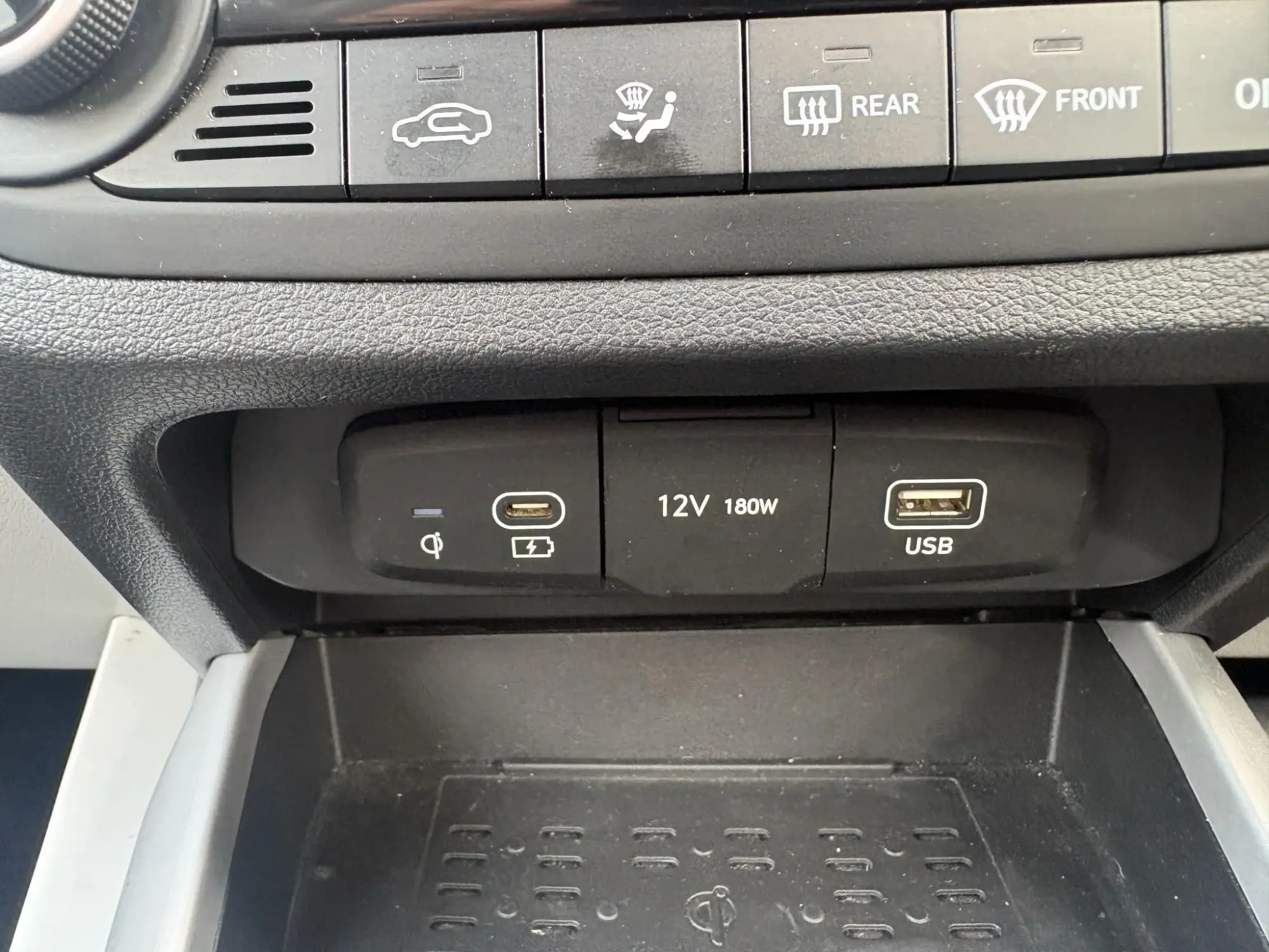 Hyundai i10 Image 30 Hyundai i10 Image 30
